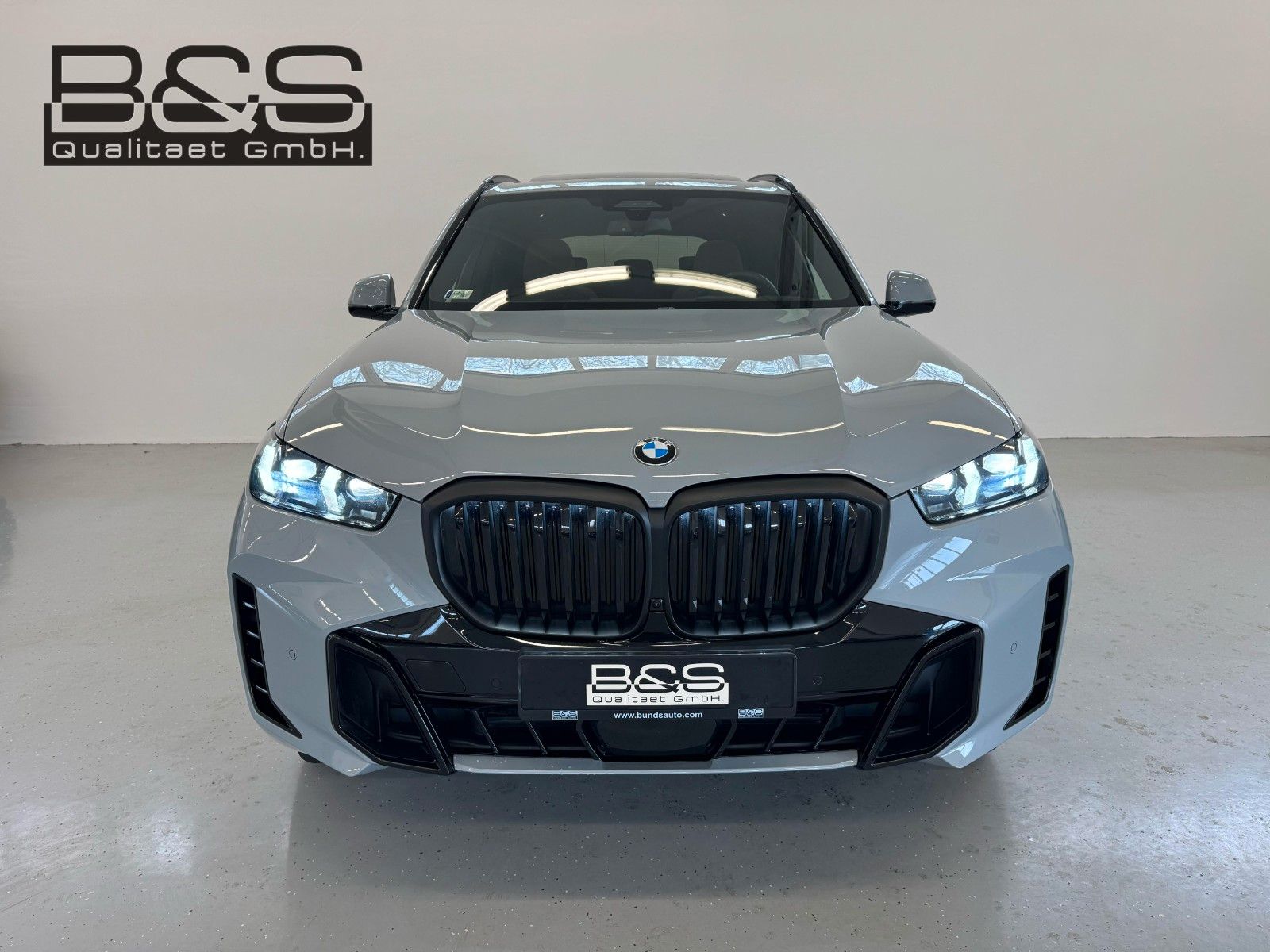 Fahrzeugabbildung BMW X5 30d xDrive MSport ACC,HUD,PANO,HARMAN,360