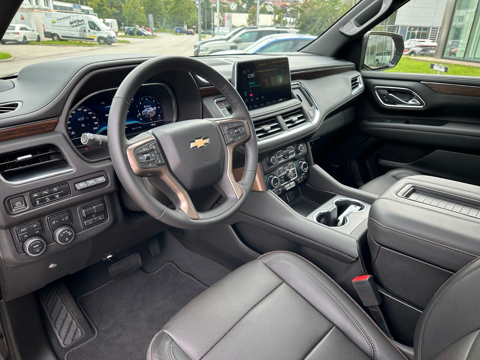 Fahrzeugabbildung Chevrolet Suburban High Country 6.2 ACC,HUD,BOSE,PANO,LUFT