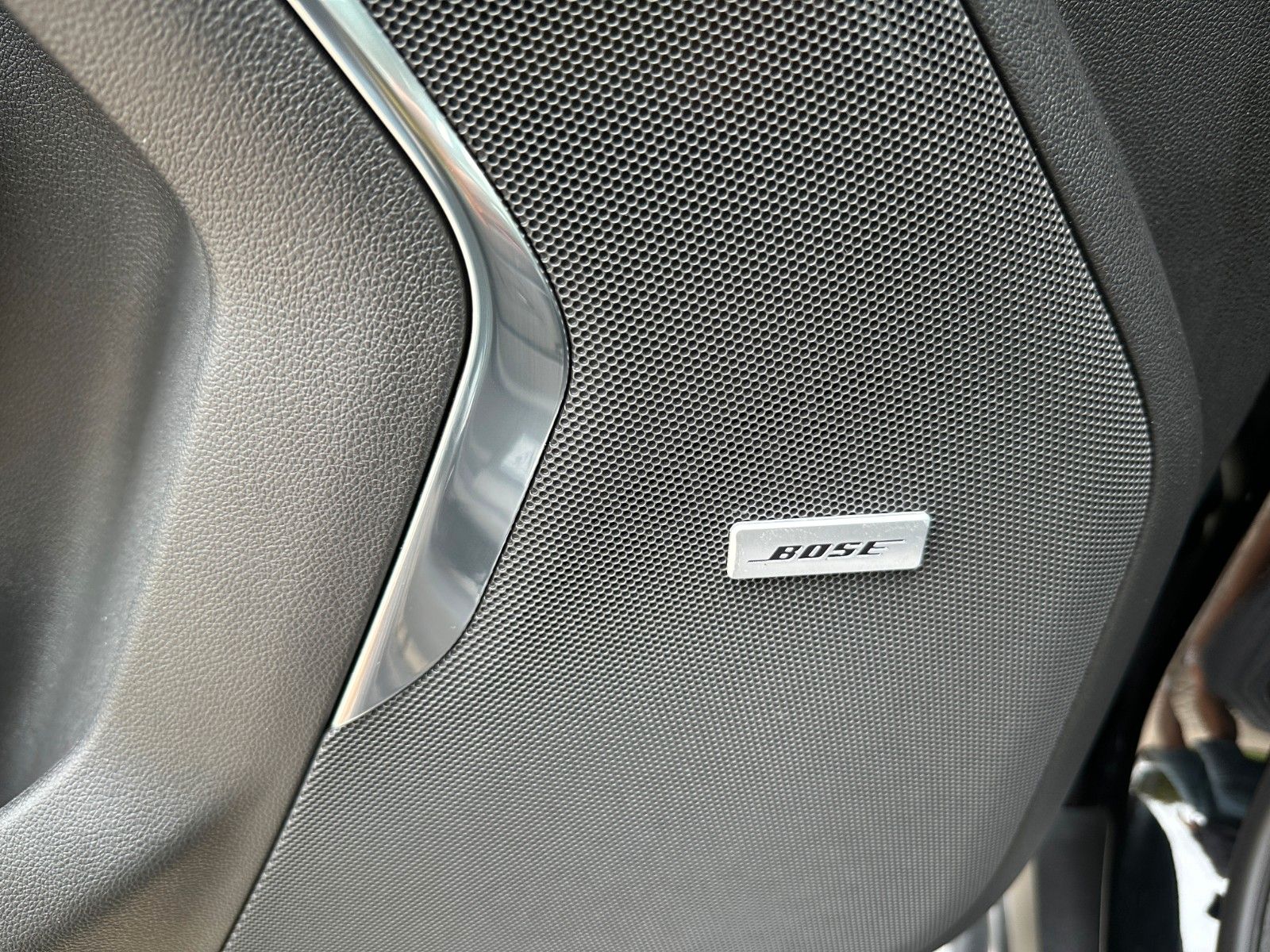 Fahrzeugabbildung Chevrolet Suburban High Country 6.2 ACC,HUD,BOSE,PANO,LUFT