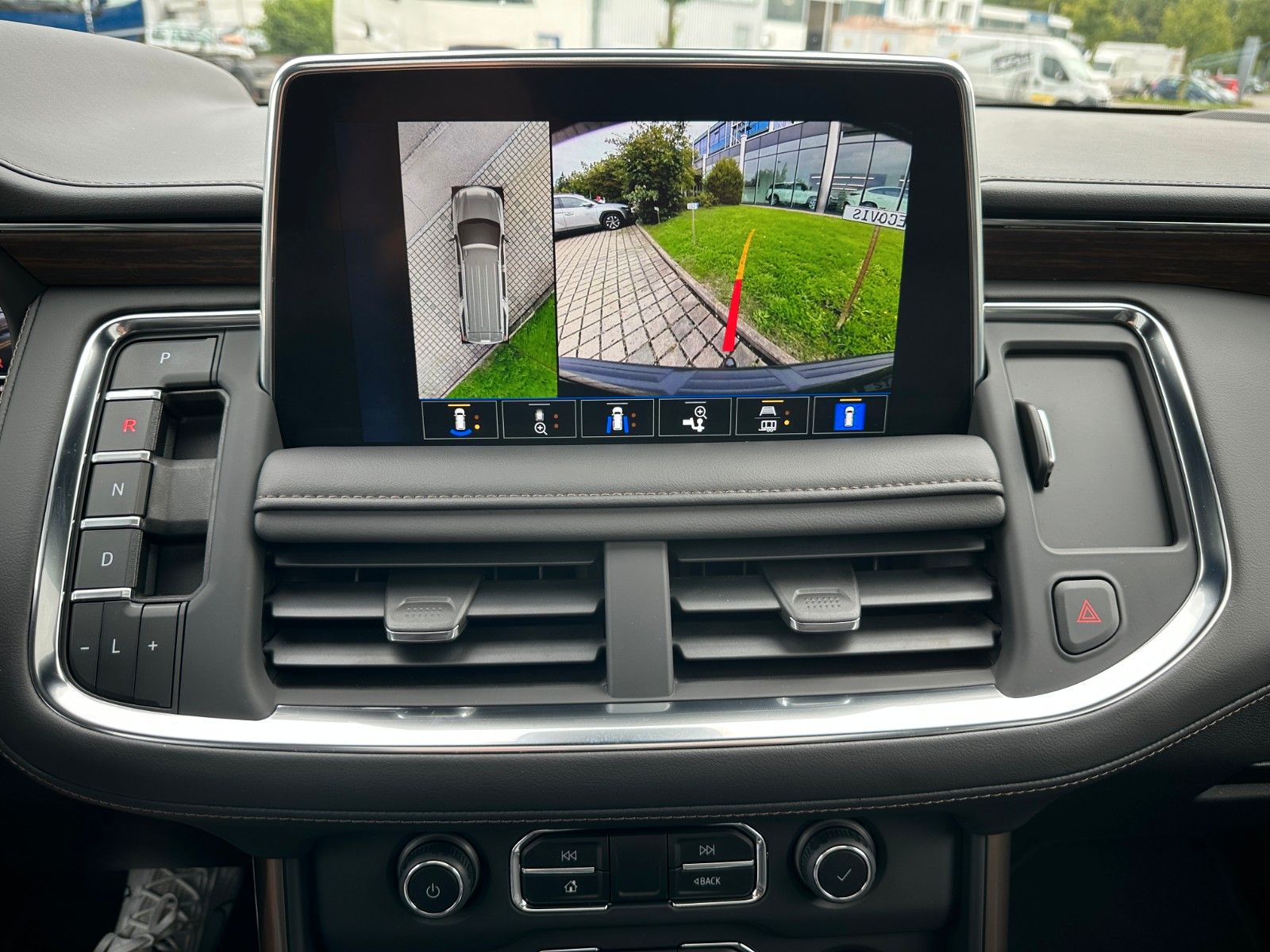 Fahrzeugabbildung Chevrolet Suburban High Country 6.2 ACC,HUD,BOSE,PANO,LUFT