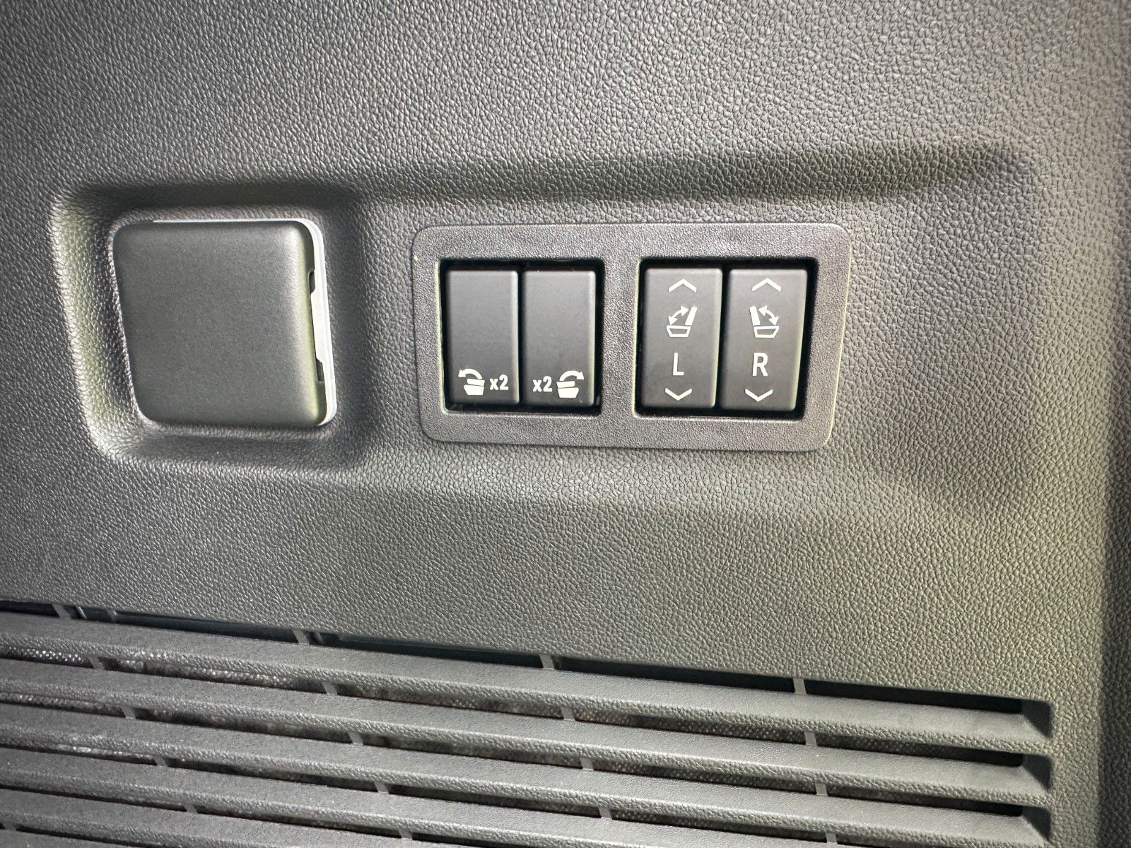 Fahrzeugabbildung Chevrolet Suburban High Country 6.2 ACC,HUD,BOSE,PANO,LUFT