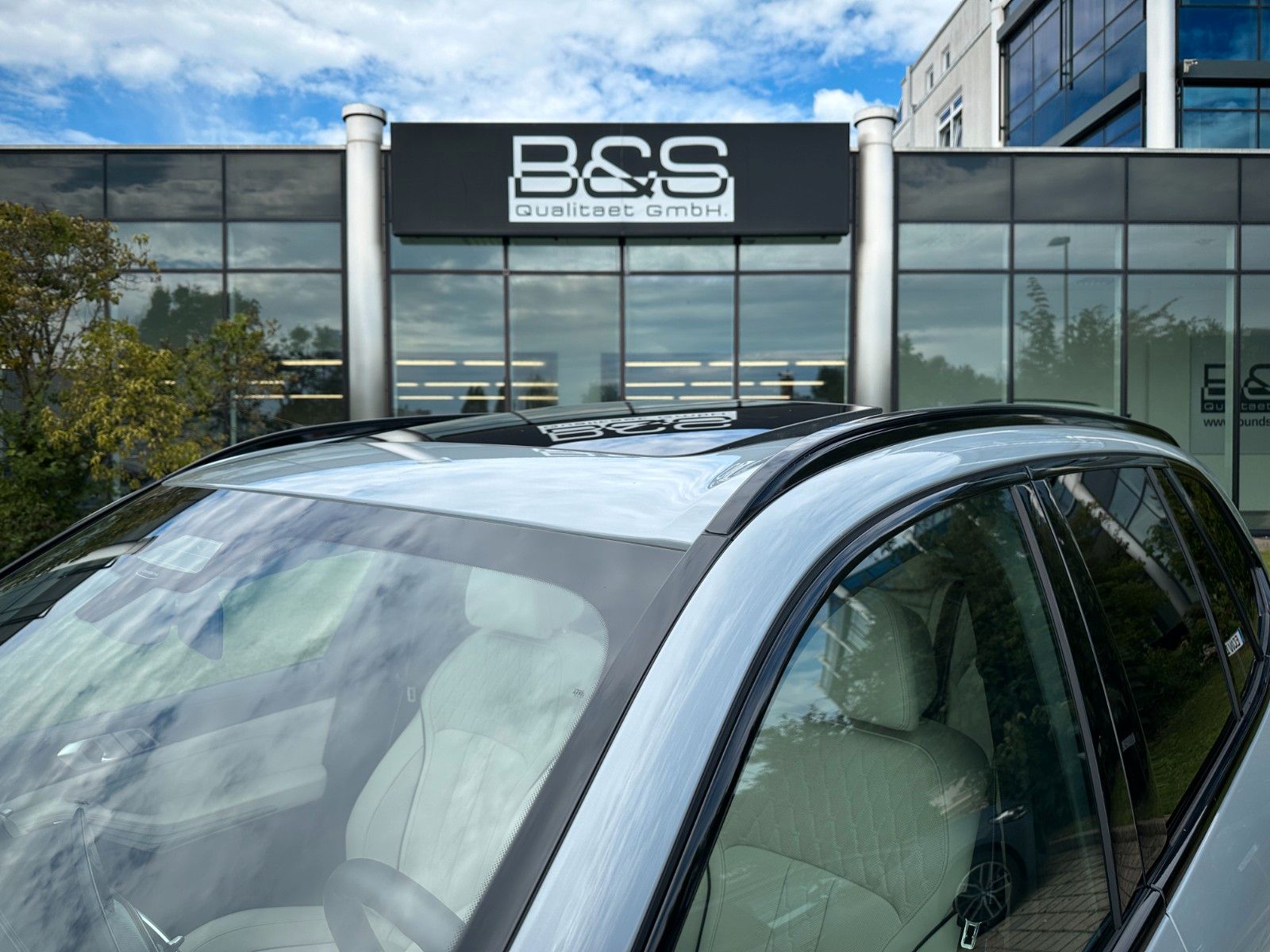 Fahrzeugabbildung BMW X5 30d xDrive MSport ACC,HUD,PANO,HARMAN,SOFTCL
