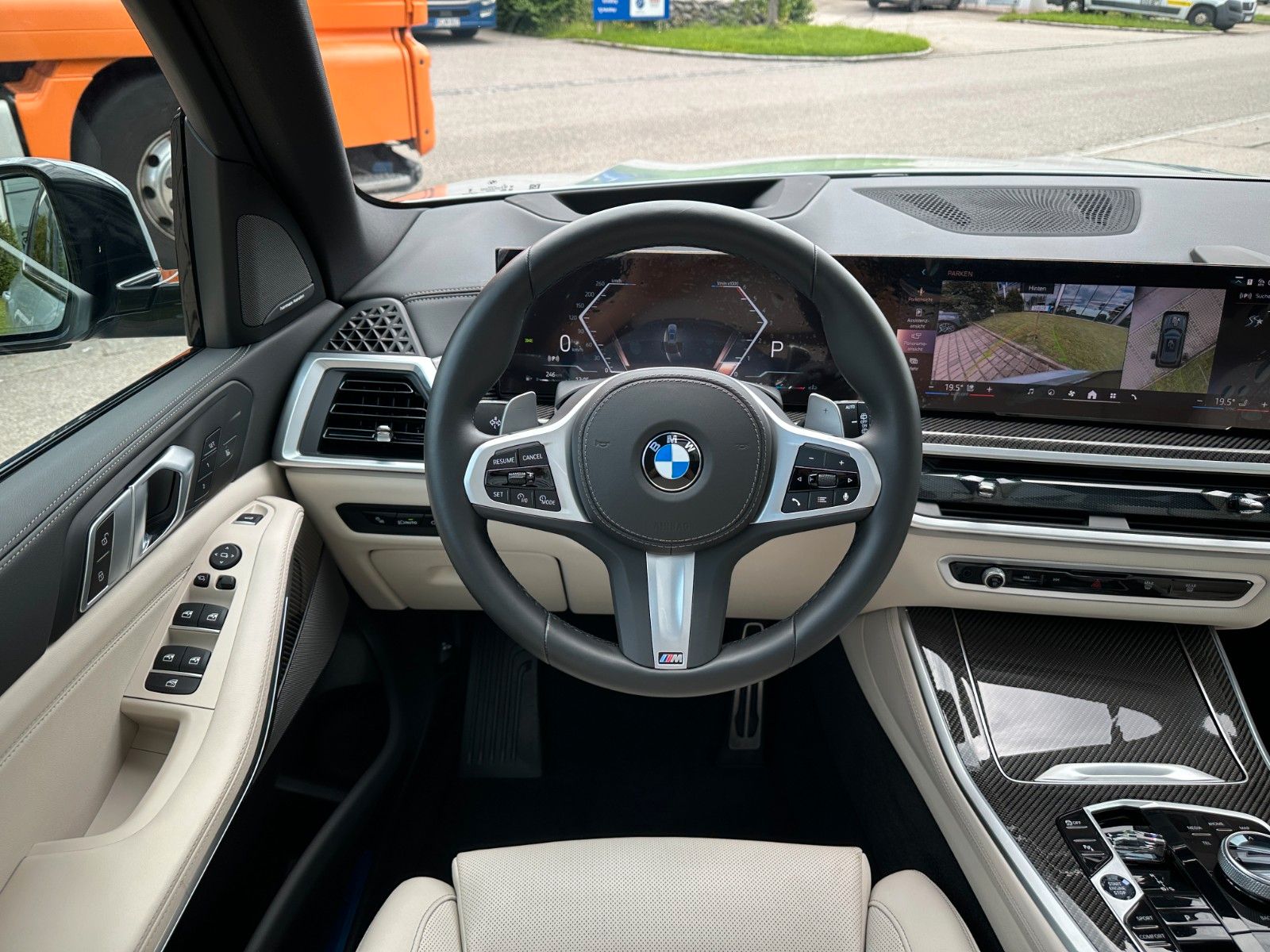 Fahrzeugabbildung BMW X5 30d xDrive MSport ACC,HUD,PANO,HARMAN,SOFTCL