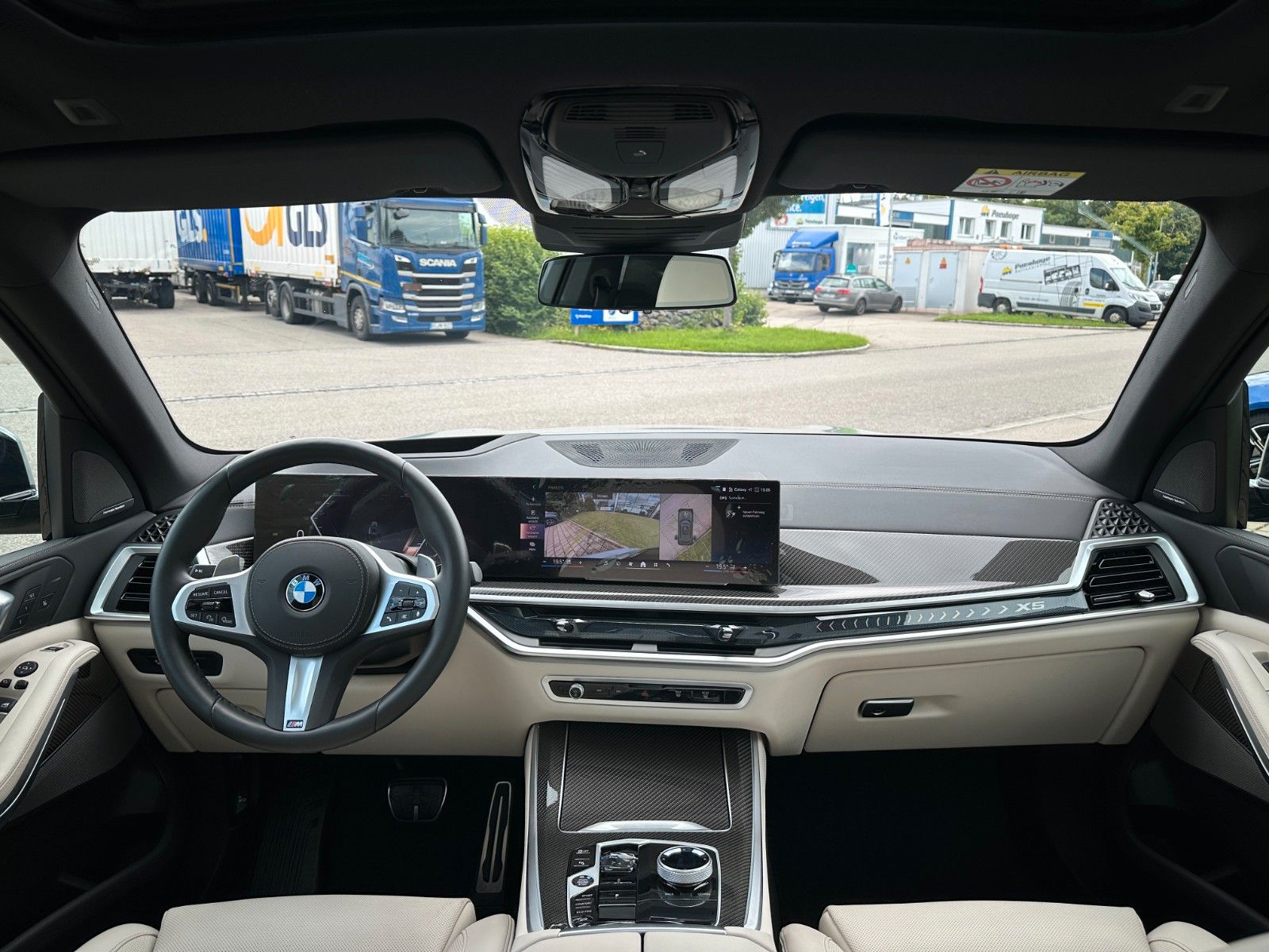 Fahrzeugabbildung BMW X5 30d xDrive MSport ACC,HUD,PANO,HARMAN,SOFTCL