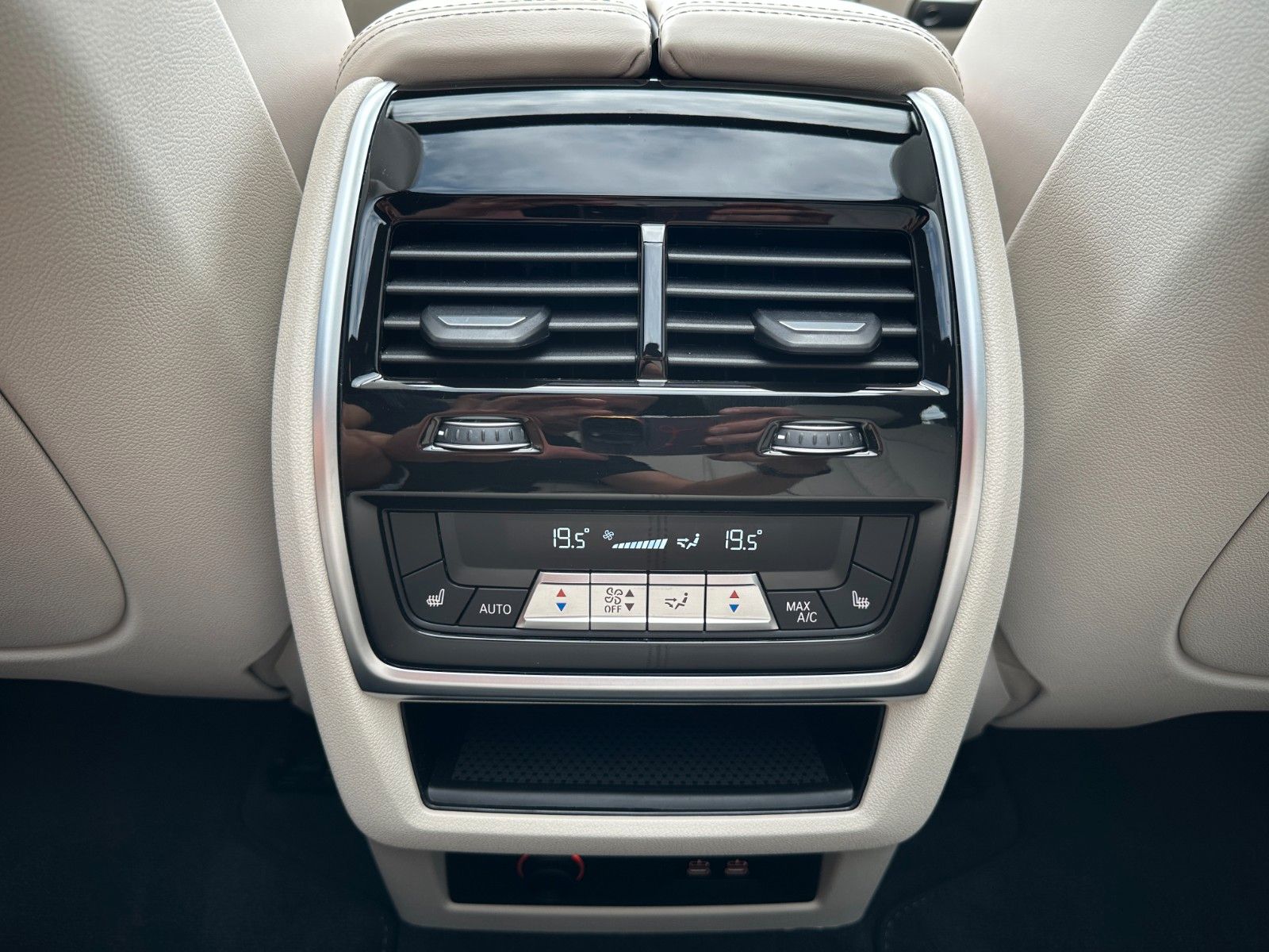 Fahrzeugabbildung BMW X5 30d xDrive MSport ACC,HUD,PANO,HARMAN,SOFTCL