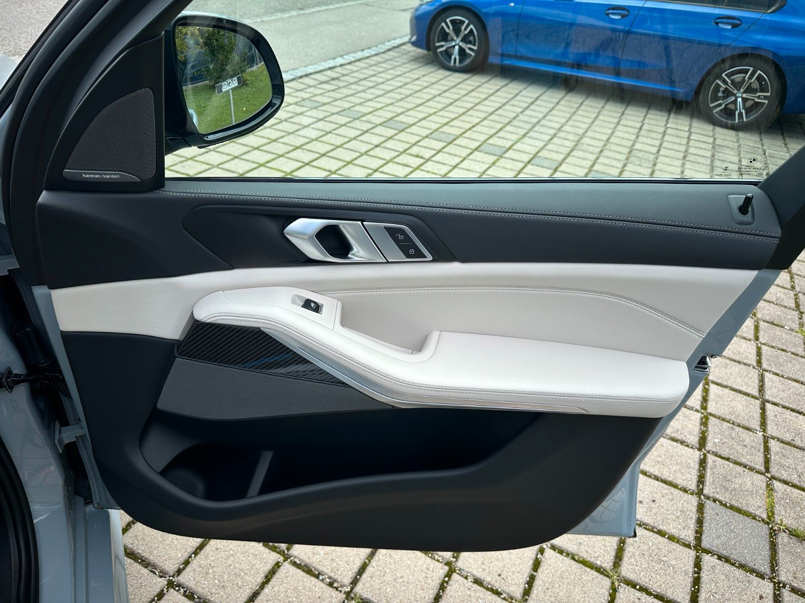 Fahrzeugabbildung BMW X5 30d xDrive MSport ACC,HUD,PANO,HARMAN,SOFTCL