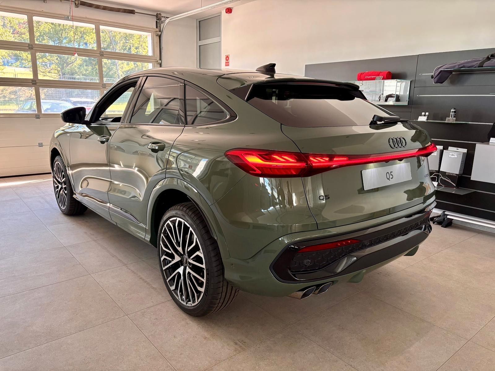 Fahrzeugabbildung Audi Q5 Sportback 2.0 TDI quattro ACC,MATRIX,360,Usw