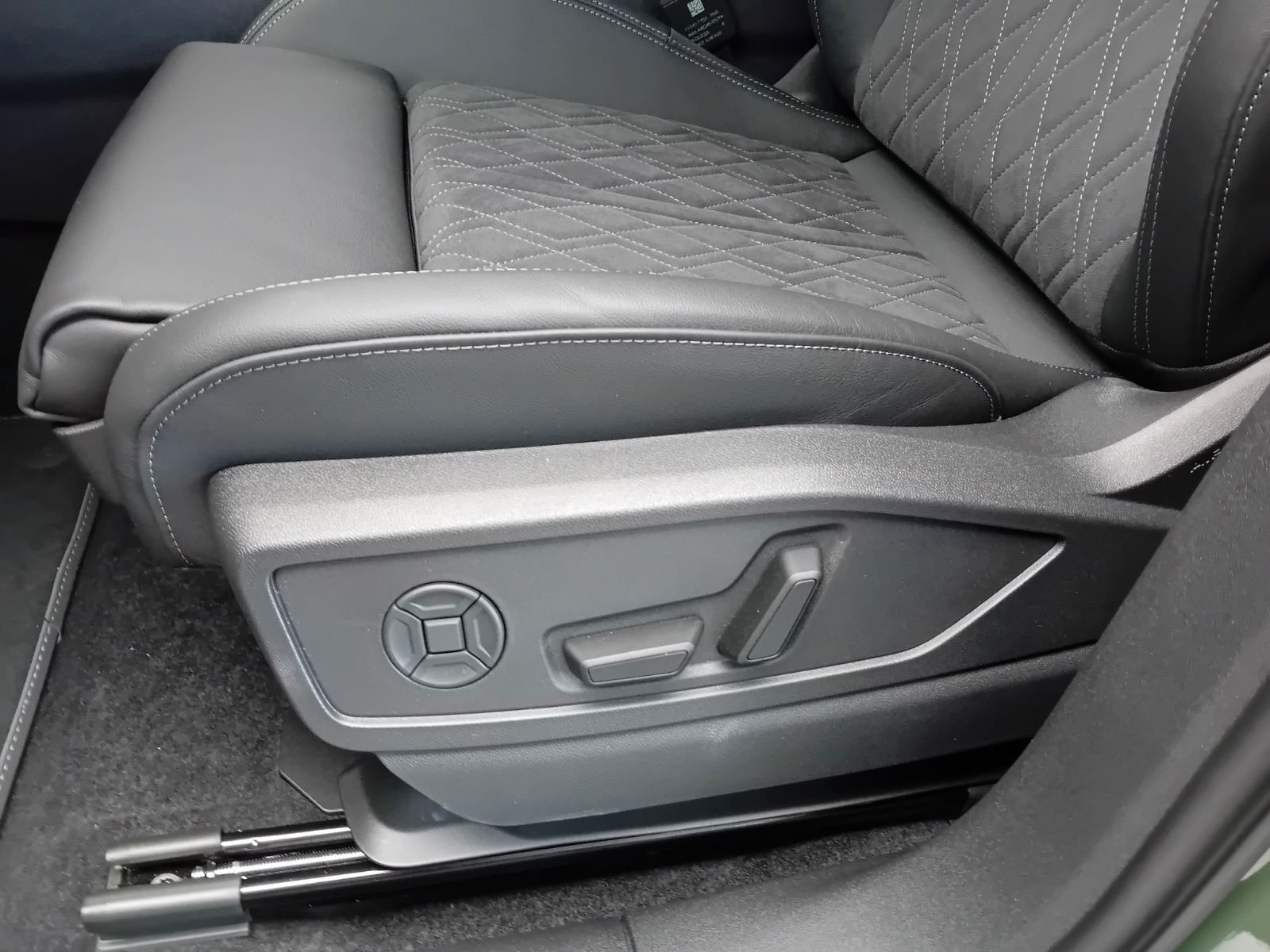 Fahrzeugabbildung Audi Q5 Sportback 2.0 TDI quattro ACC,MATRIX,360,Usw