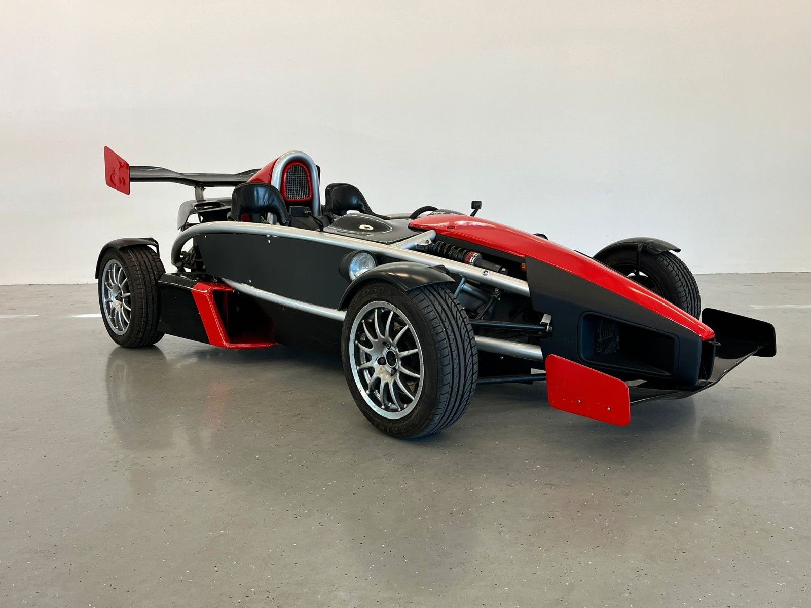 Fahrzeugabbildung Ariel Atom