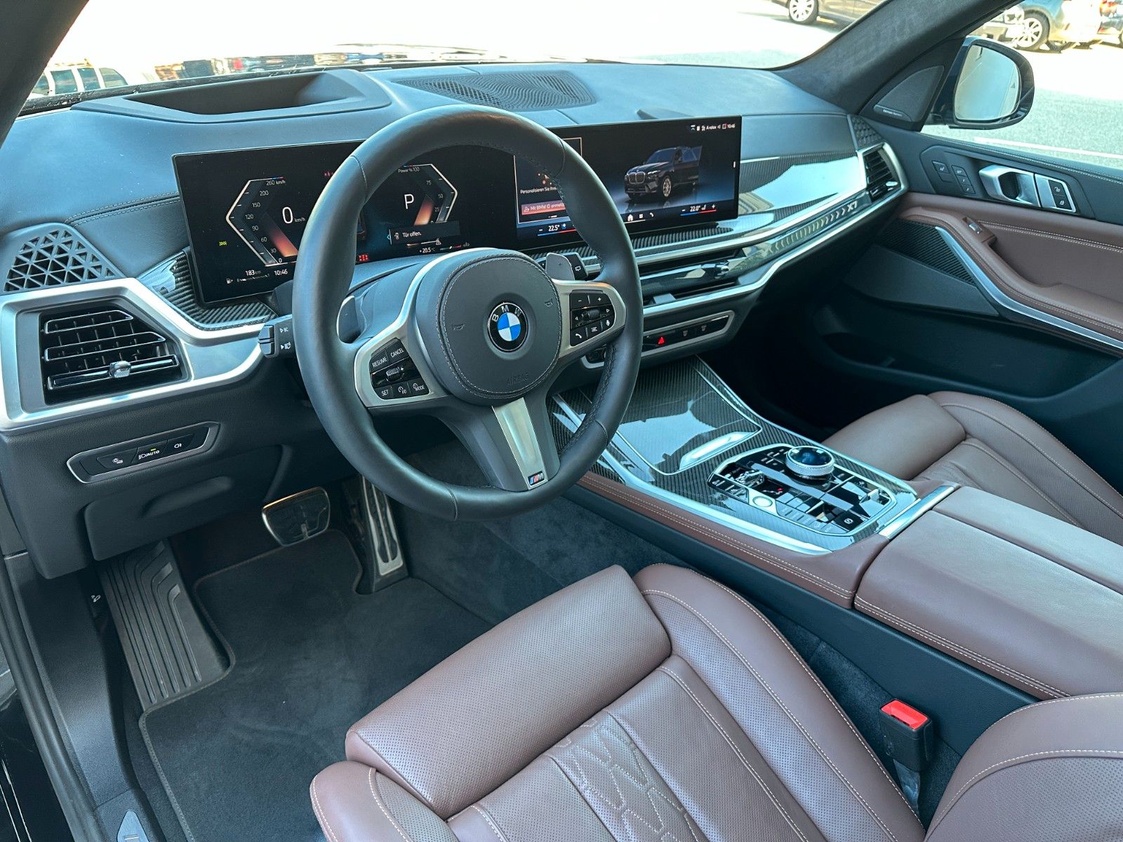 Fahrzeugabbildung BMW X7 xDrive 40d M Sport ACC,HUD,SKYl,SFTCL,INTLENK