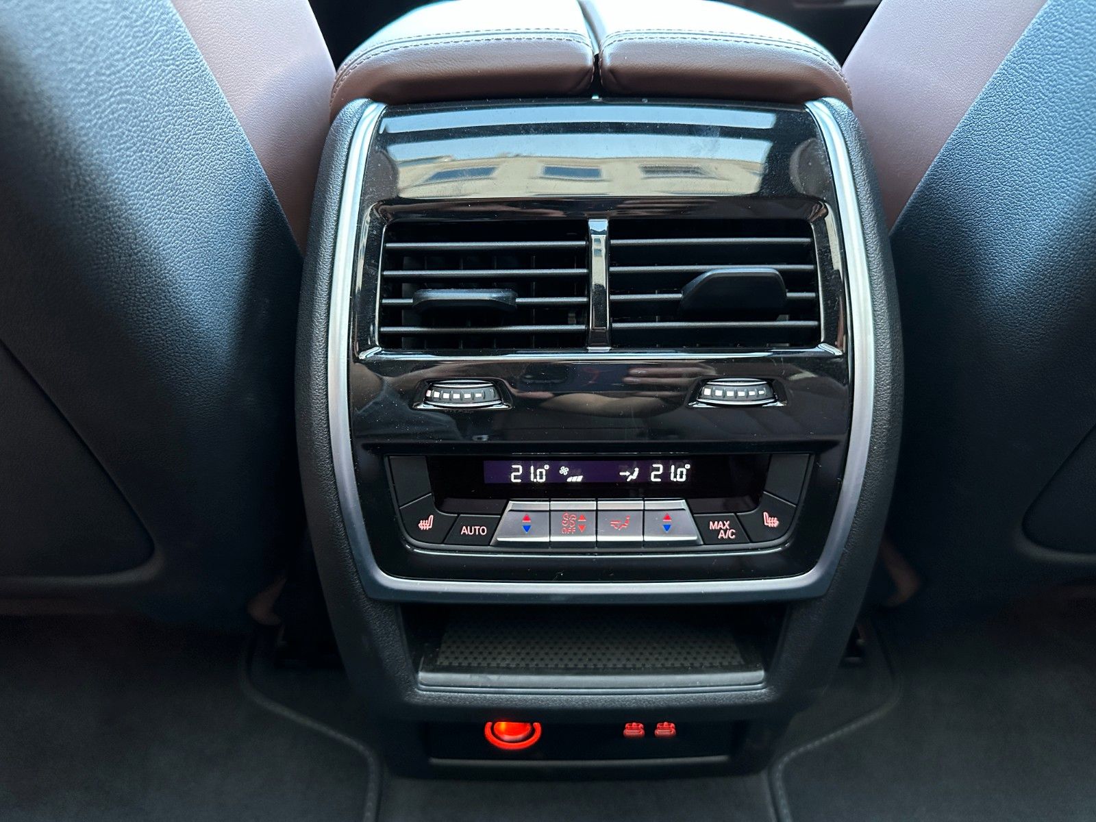 Fahrzeugabbildung BMW X7 xDrive 40d M Sport ACC,HUD,SKYl,SFTCL,INTLENK
