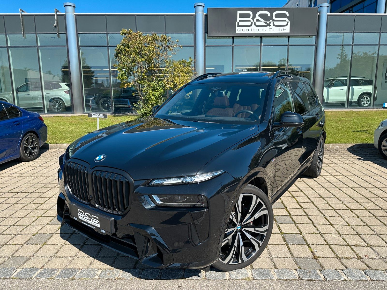 Fahrzeugabbildung BMW X7 xDrive 40d M Sport ACC,HUD,SKYl,SFTCL,INTLENK