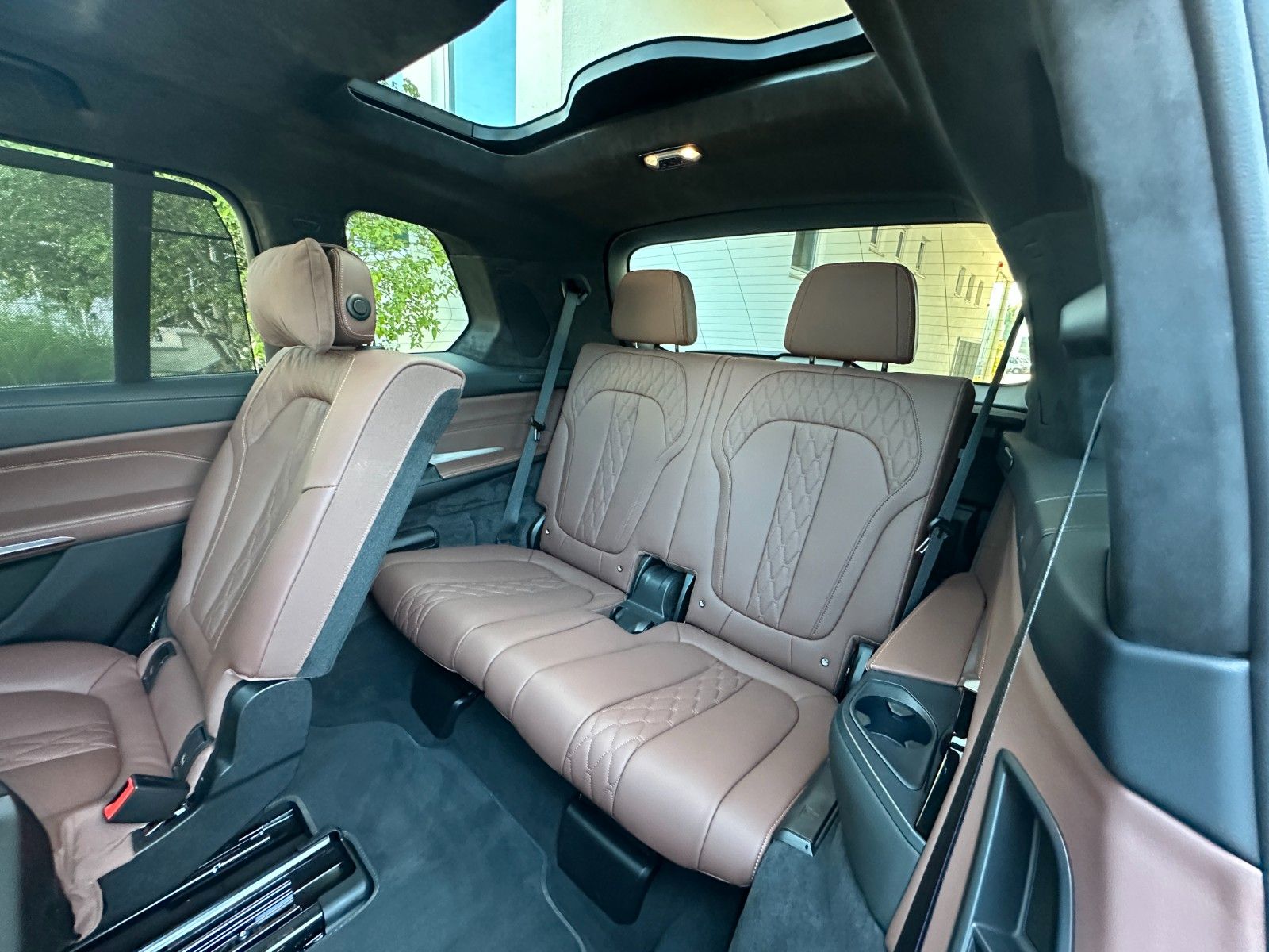 Fahrzeugabbildung BMW X7 xDrive 40d M Sport ACC,HUD,SKYl,SFTCL,INTLENK