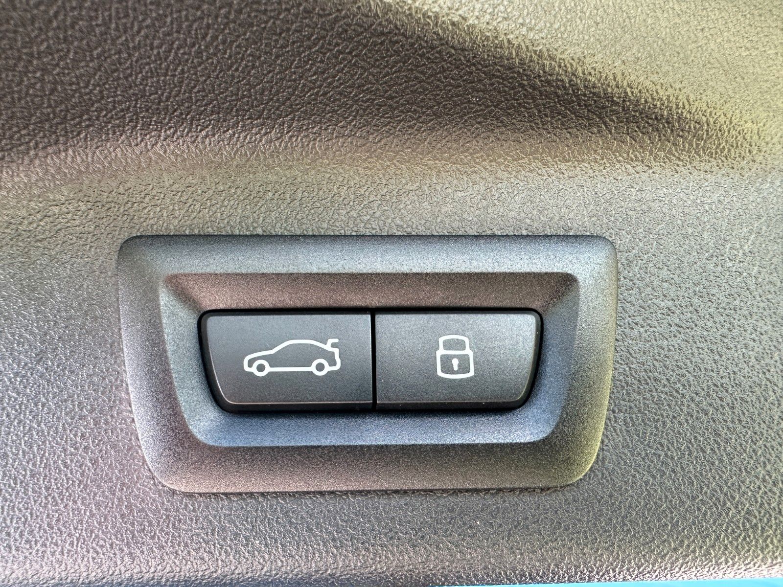 Fahrzeugabbildung BMW X7 xDrive 40d M Sport ACC,HUD,SKYl,SFTCL,INTLENK