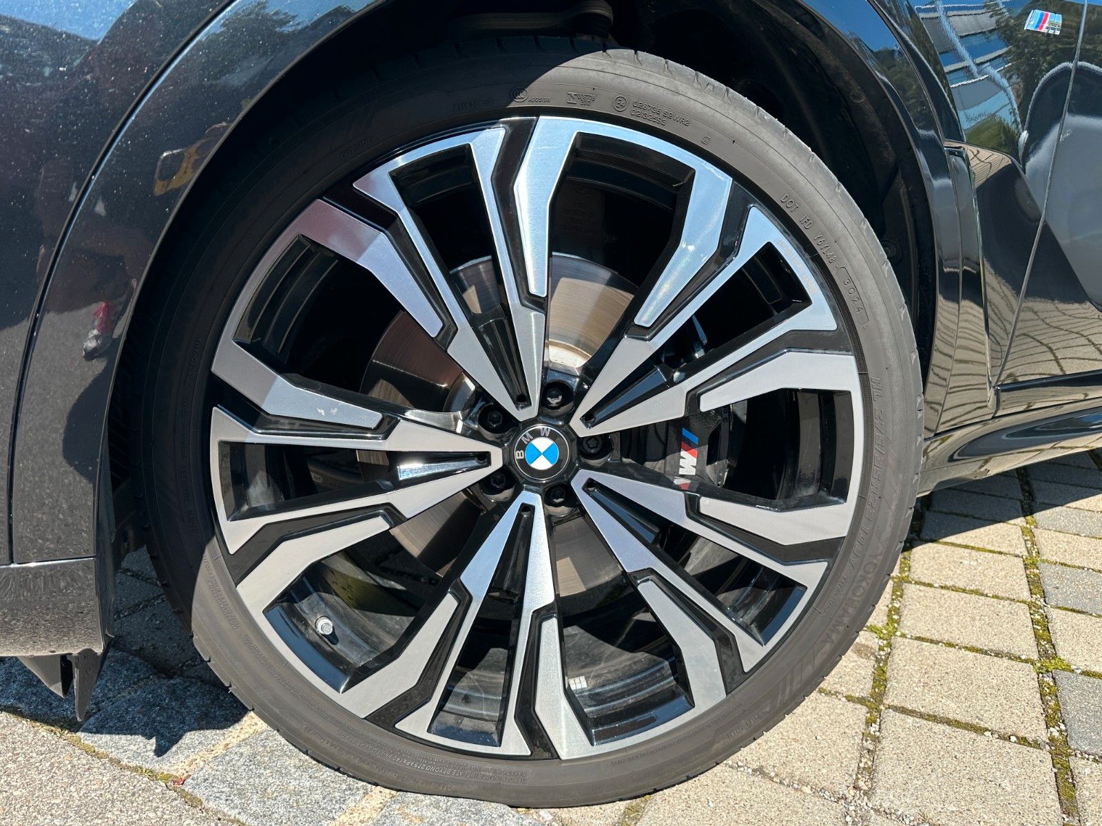 Fahrzeugabbildung BMW X7 xDrive 40d M Sport ACC,HUD,SKYl,SFTCL,INTLENK