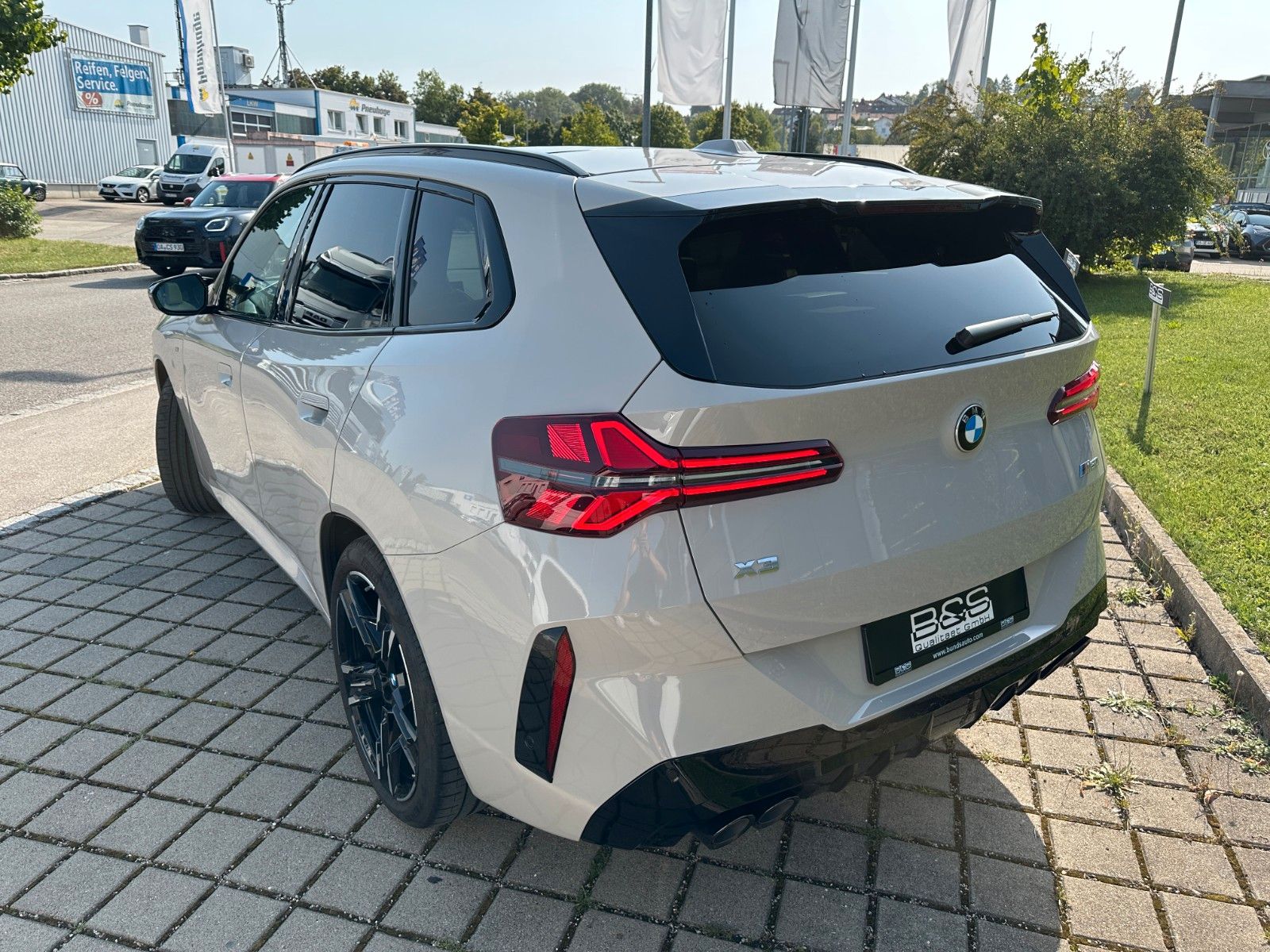 Fahrzeugabbildung BMW X3 M50 xDrive ACC,HUD,PANO,HARMAN,AHK,21",