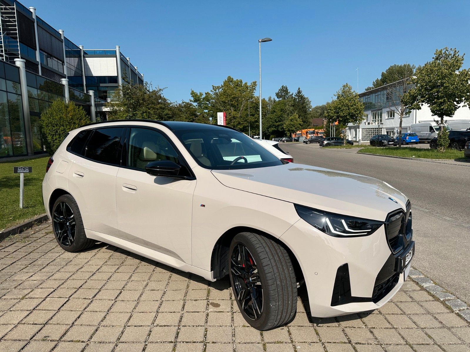 Fahrzeugabbildung BMW X3 M50 xDrive ACC,HUD,PANO,HARMAN,AHK,21",