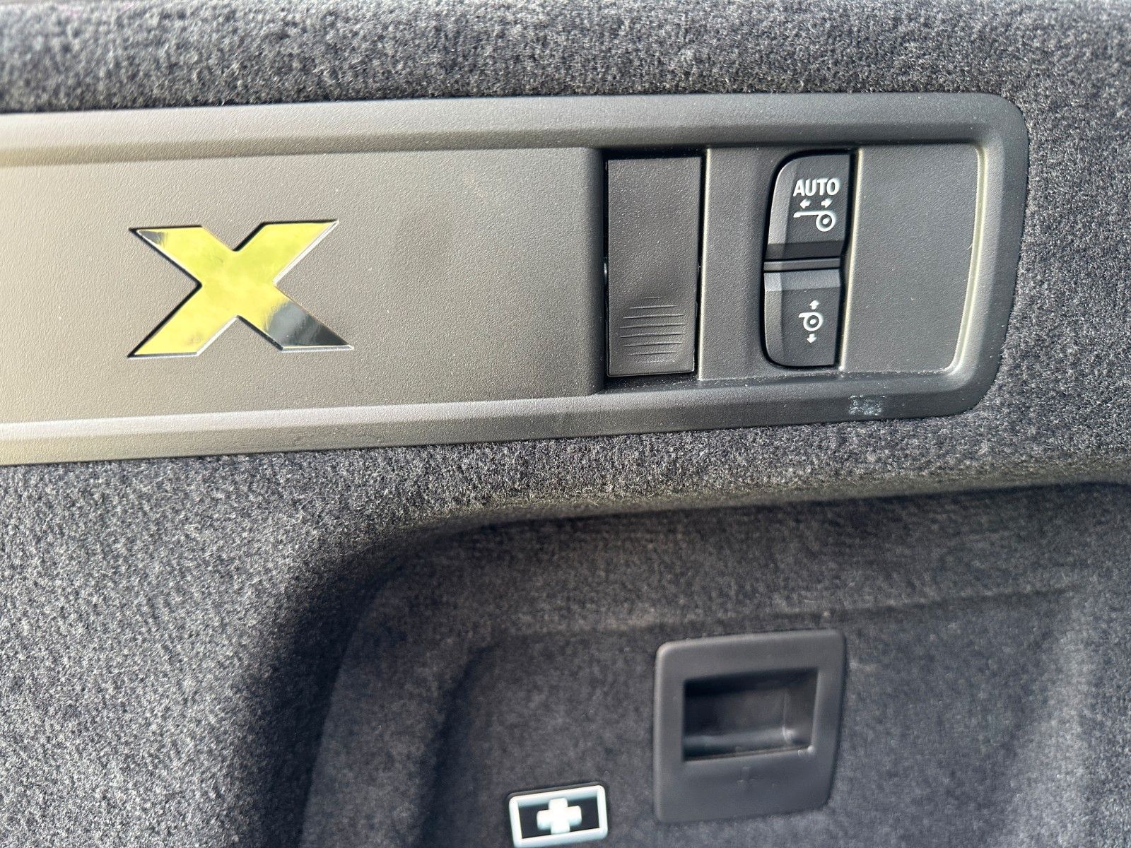 Fahrzeugabbildung BMW X5 30 d xDrive ACC,HUD,PANO,HARMAN,LUFT,360,AHK