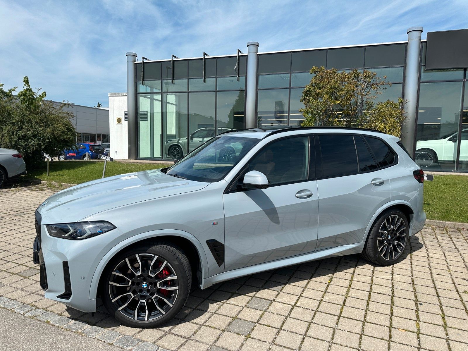 Fahrzeugabbildung BMW X5 30 d xDrive ACC,HUD,PANO,HARMAN,LUFT,360,AHK