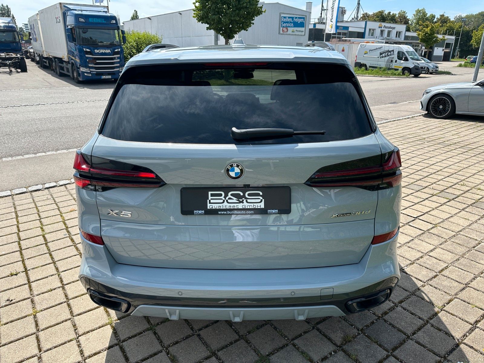Fahrzeugabbildung BMW X5 30 d xDrive ACC,HUD,PANO,HARMAN,LUFT,360,AHK