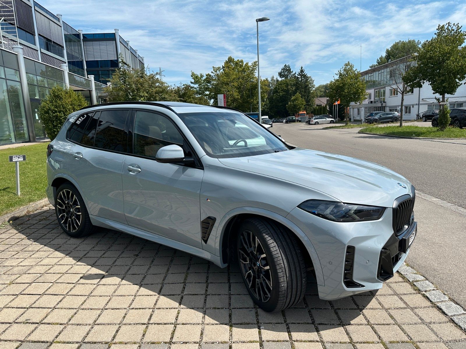 Fahrzeugabbildung BMW X5 30 d xDrive ACC,HUD,PANO,HARMAN,LUFT,360,AHK