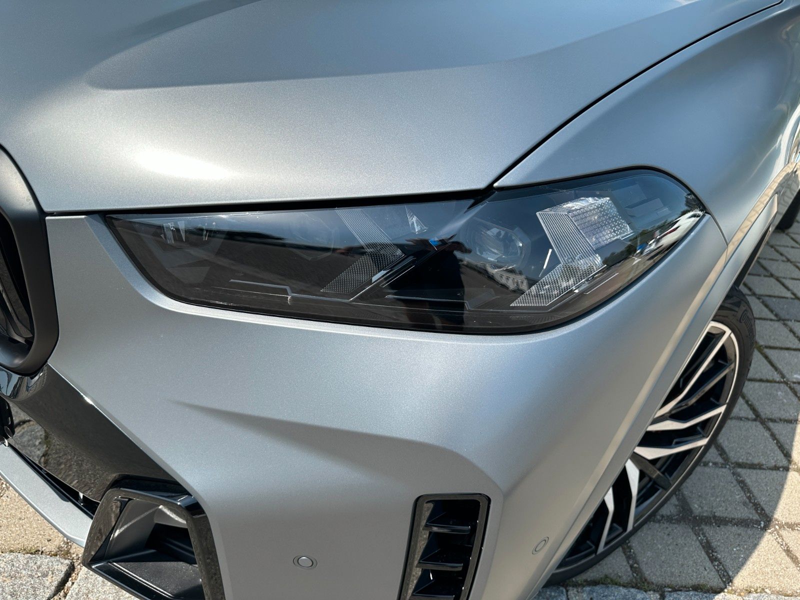 Fahrzeugabbildung BMW X5 50e xDrive MSport ACC,HUD,HARMAN,LUFT,AHK,360
