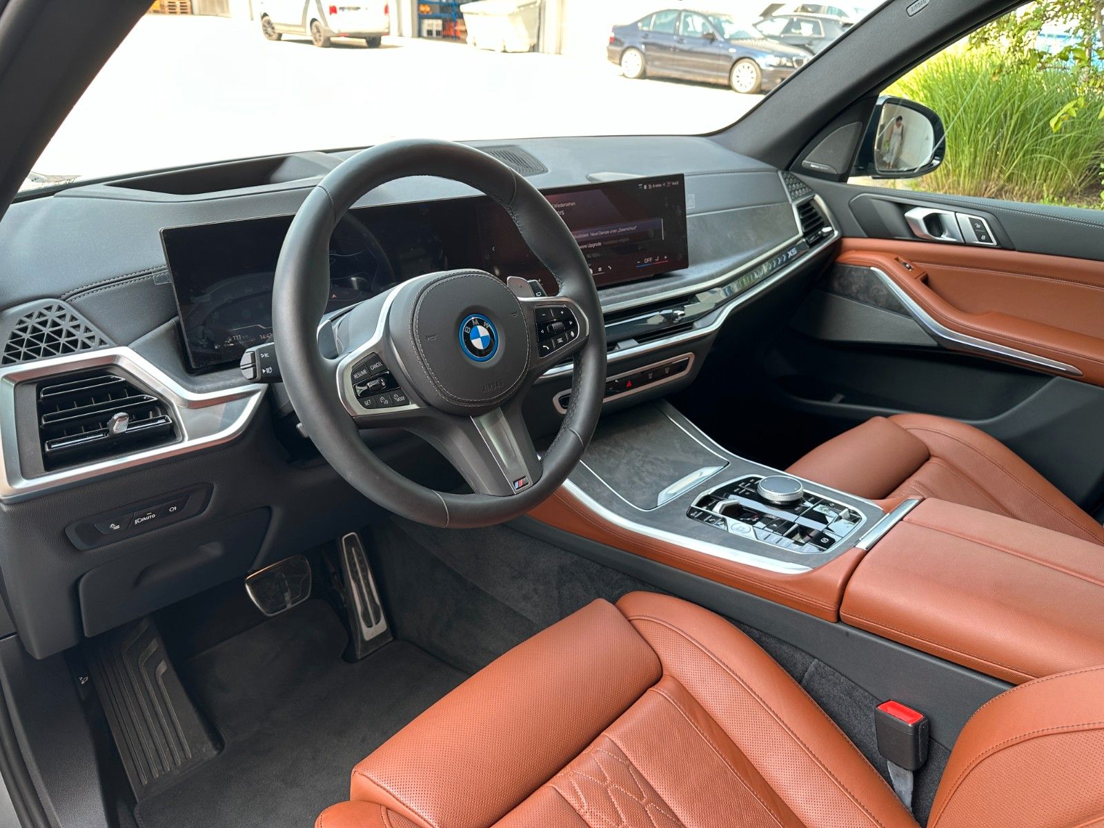 Fahrzeugabbildung BMW X5 50e xDrive MSport ACC,HUD,HARMAN,LUFT,AHK,360