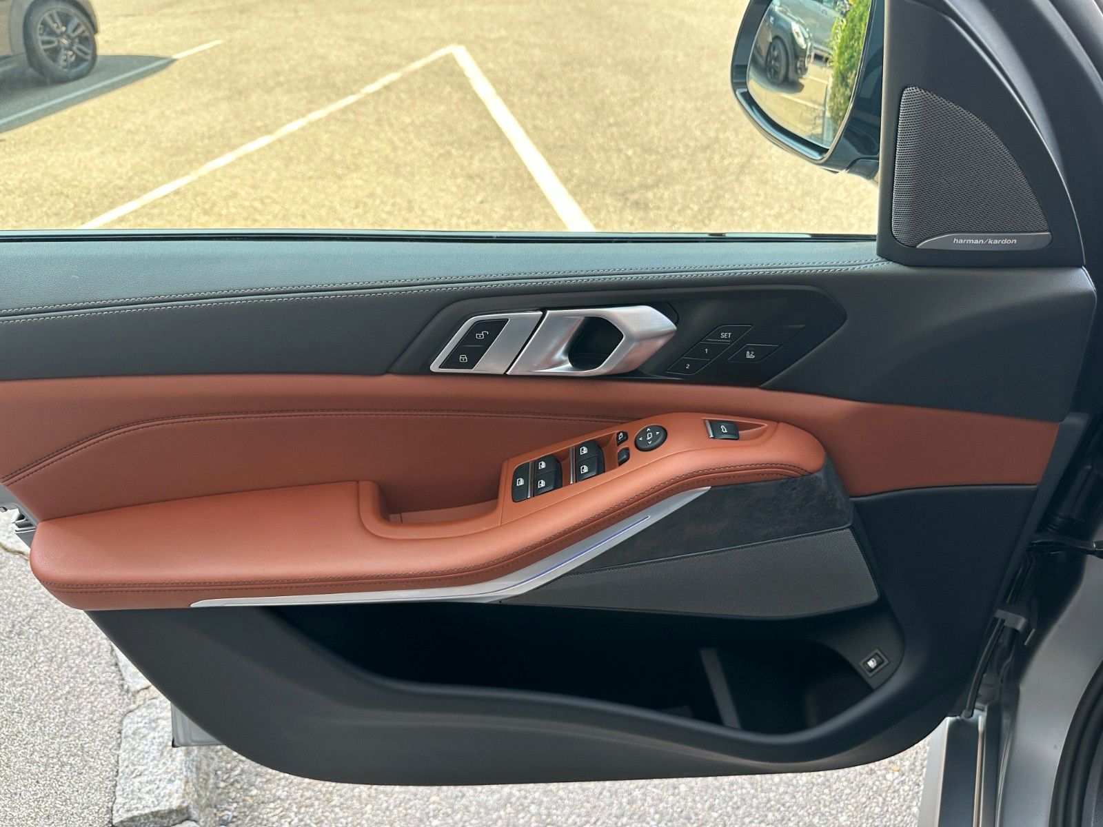 Fahrzeugabbildung BMW X5 50e xDrive MSport ACC,HUD,HARMAN,LUFT,AHK,360