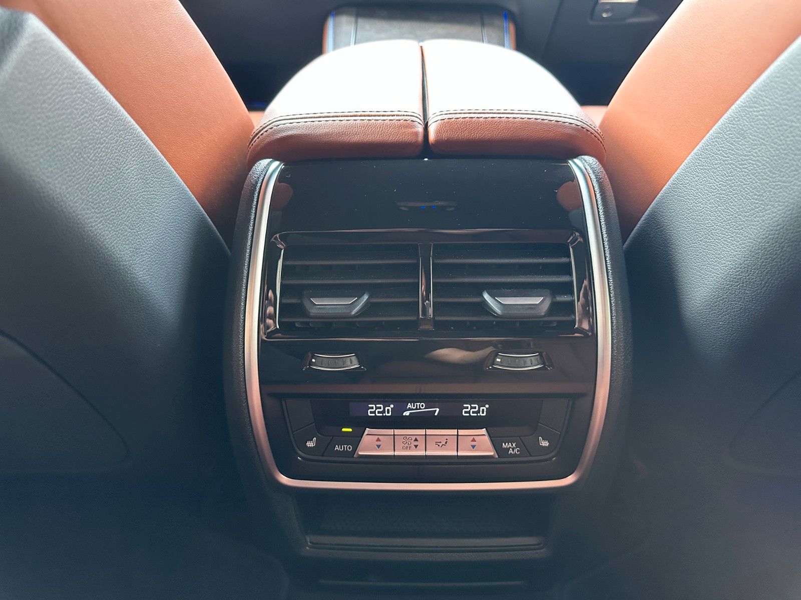 Fahrzeugabbildung BMW X5 50e xDrive MSport ACC,HUD,HARMAN,LUFT,AHK,360
