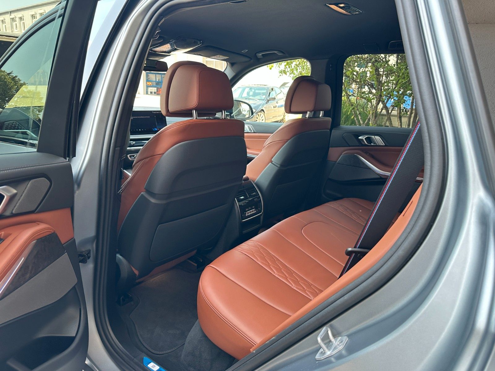 Fahrzeugabbildung BMW X5 50e xDrive MSport ACC,HUD,HARMAN,LUFT,AHK,360