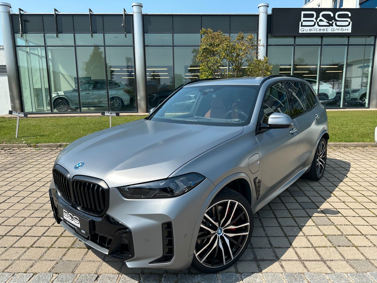Fahrzeugabbildung BMW X5 50e xDrive MSport ACC,HUD,HARMAN,LUFT,AHK,360