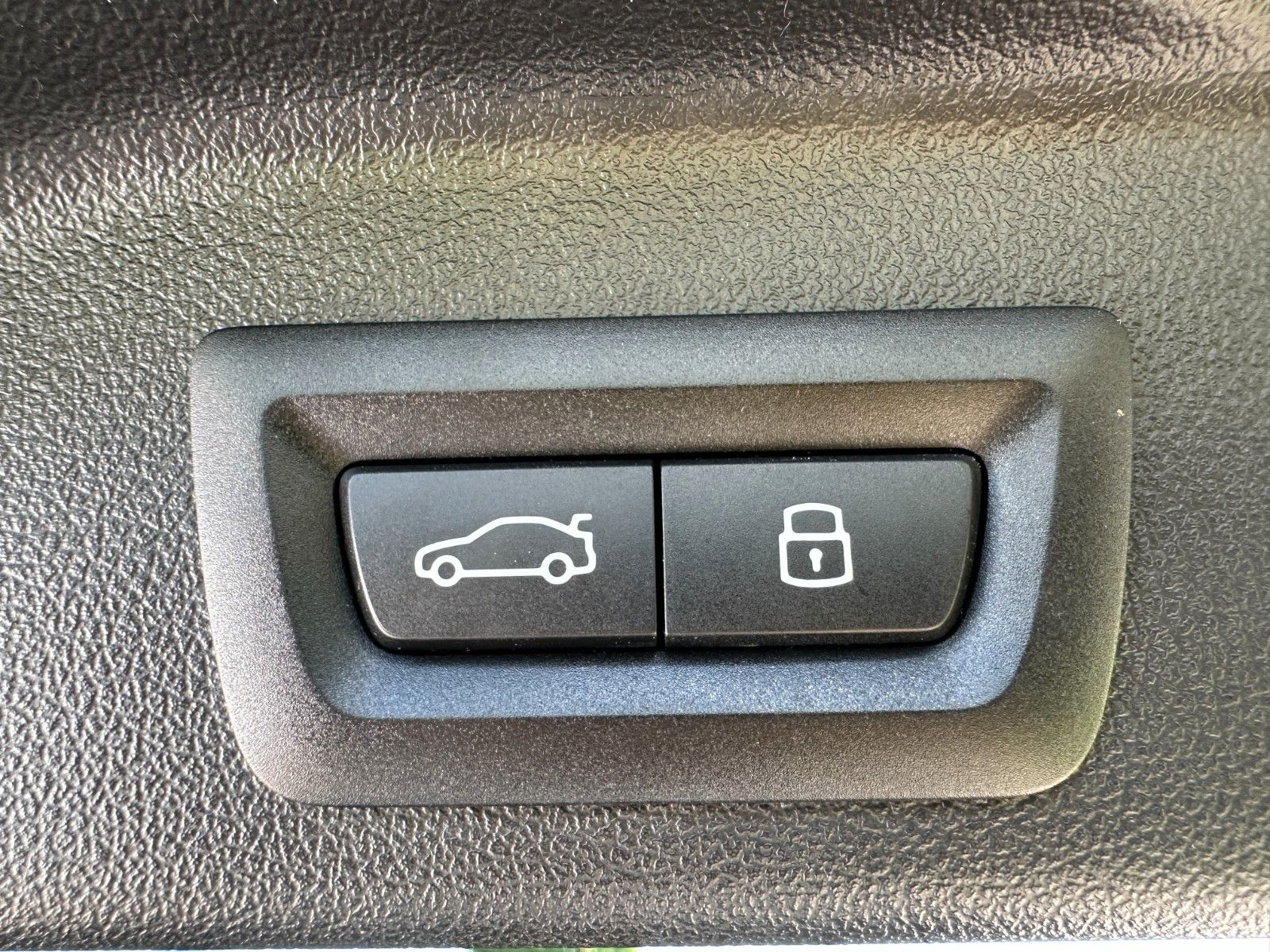 Fahrzeugabbildung BMW X5 50e xDrive MSport ACC,HUD,HARMAN,LUFT,AHK,360