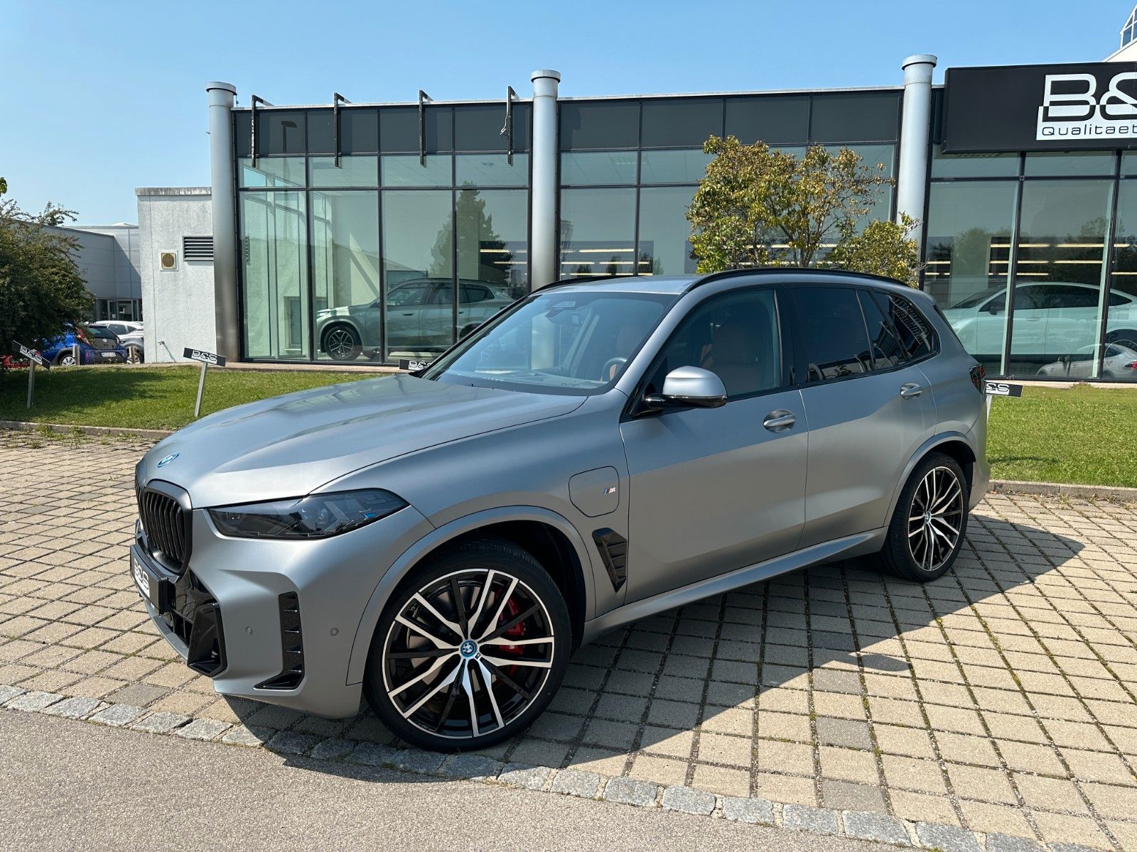 Fahrzeugabbildung BMW X5 50e xDrive MSport ACC,HUD,HARMAN,LUFT,AHK,360
