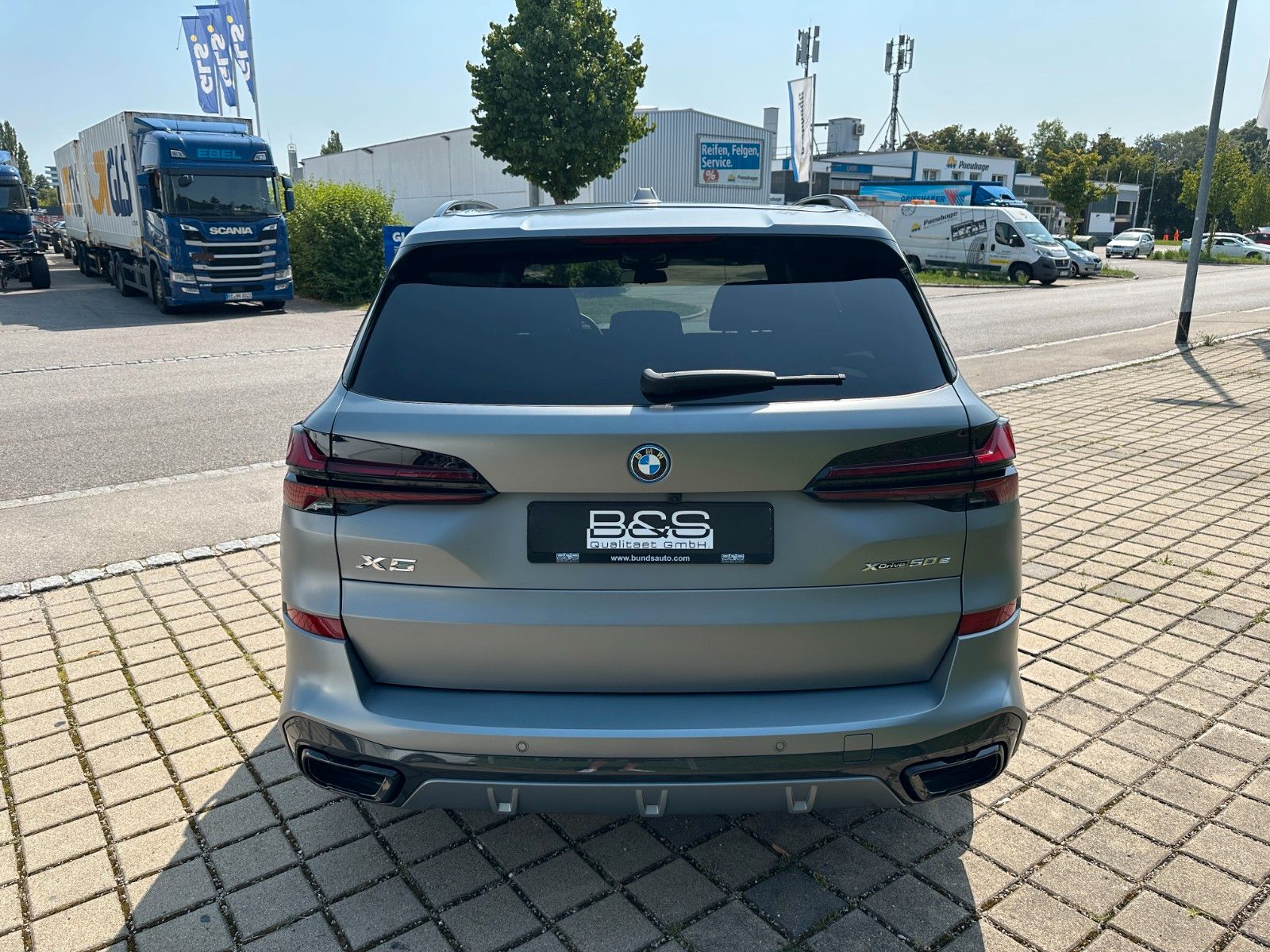 Fahrzeugabbildung BMW X5 50e xDrive MSport ACC,HUD,HARMAN,LUFT,AHK,360