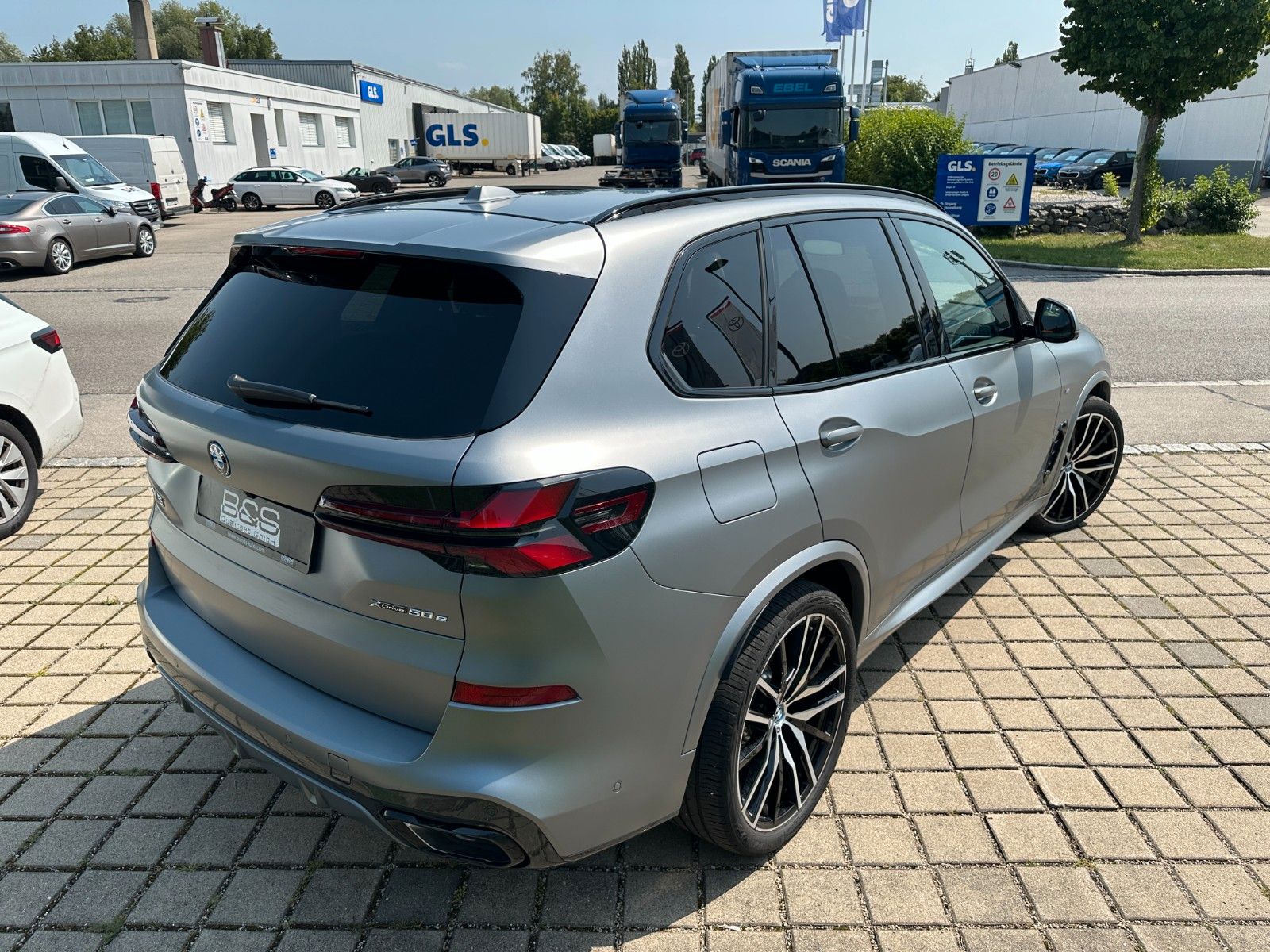 Fahrzeugabbildung BMW X5 50e xDrive MSport ACC,HUD,HARMAN,LUFT,AHK,360