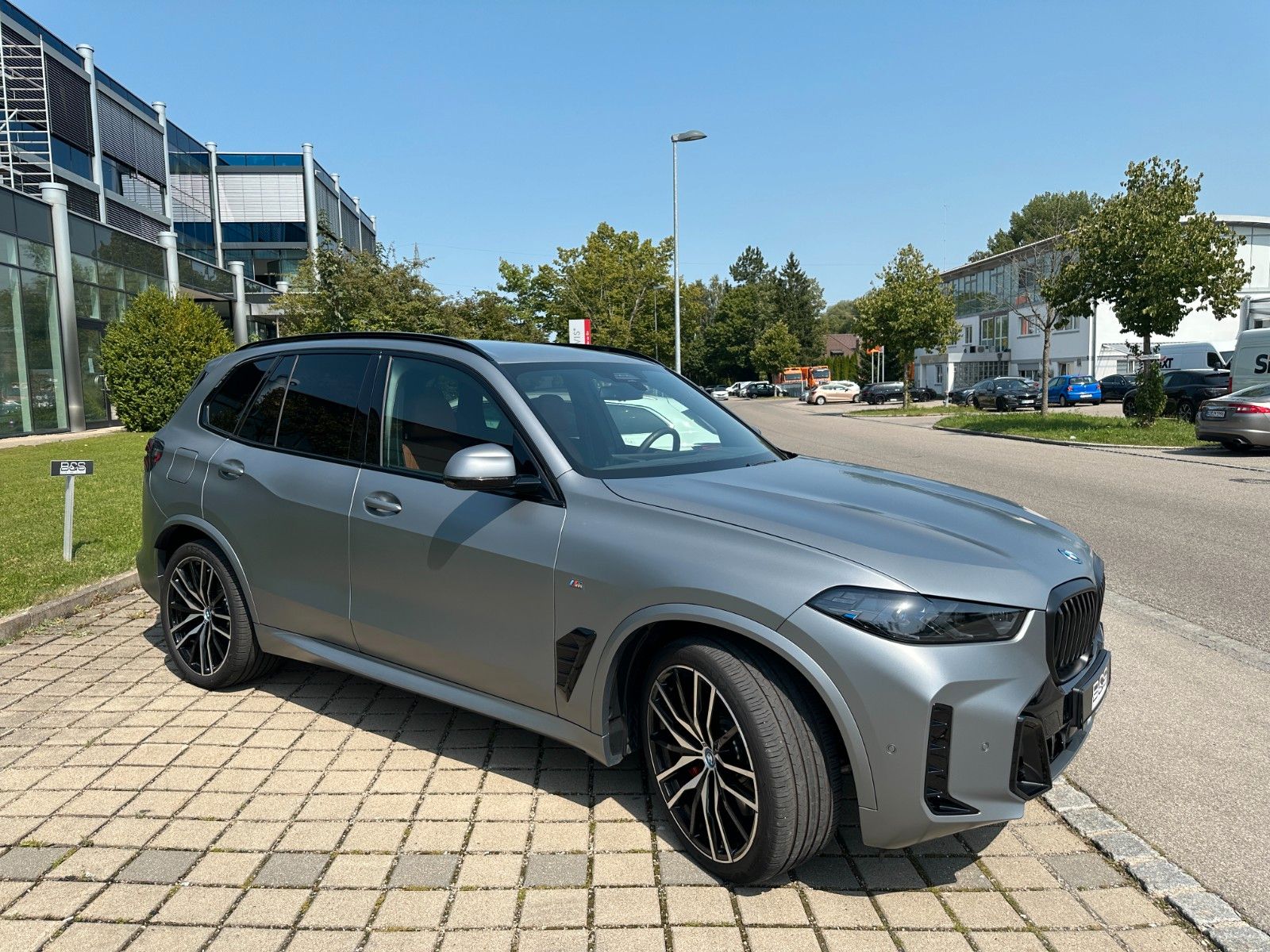 Fahrzeugabbildung BMW X5 50e xDrive MSport ACC,HUD,HARMAN,LUFT,AHK,360