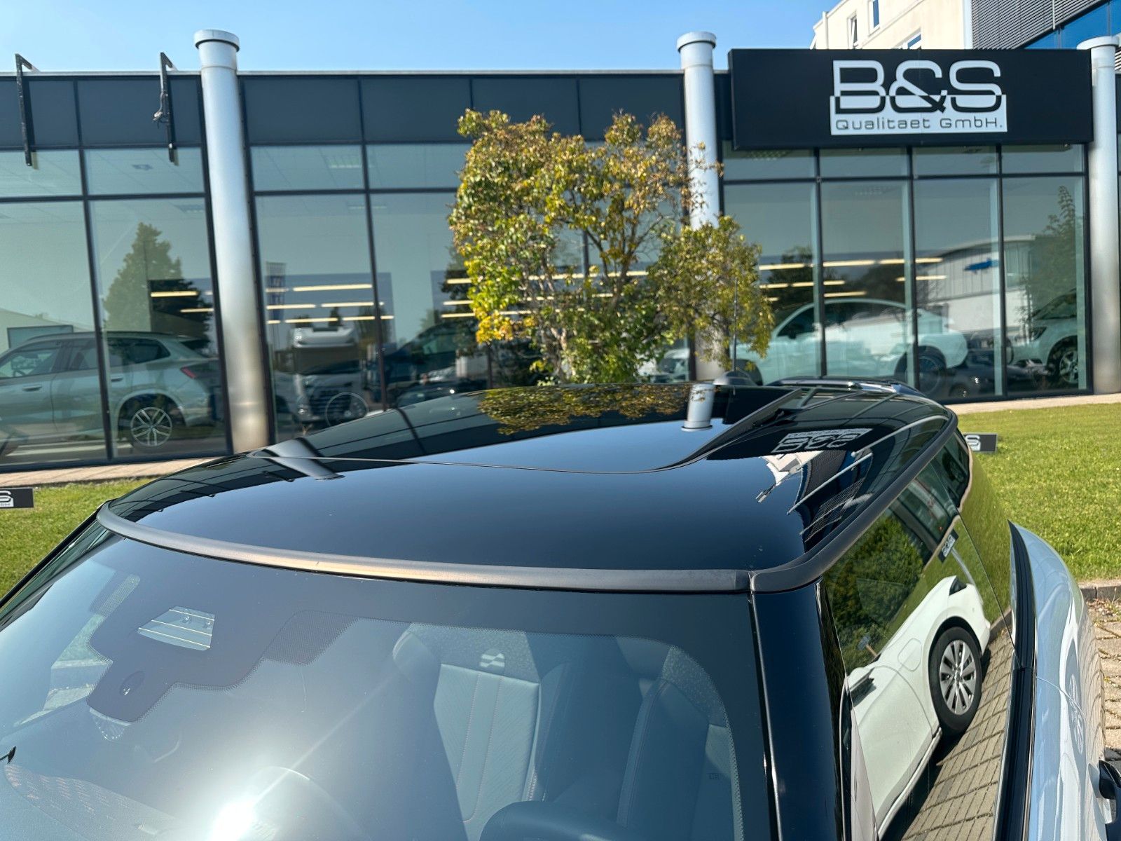 Fahrzeugabbildung MINI Cooper S John Cooper Works Trim XL Pack,Pano,ACC