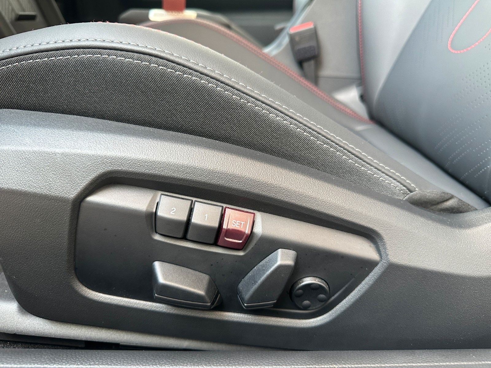 Fahrzeugabbildung MINI Cooper S John Cooper Works Trim XL Pack,Pano,ACC