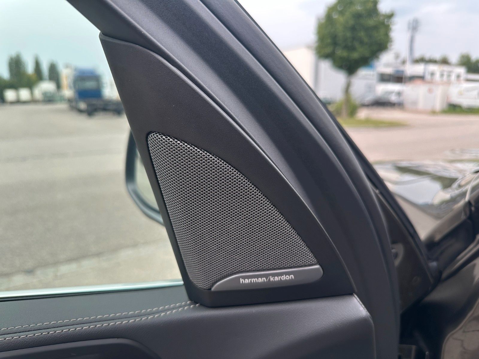 Fahrzeugabbildung BMW X5 50e xDrive MSport ACC,HUD,PANO,HARMAN,LUFT,..