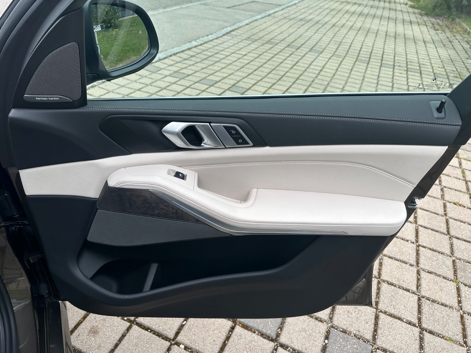Fahrzeugabbildung BMW X5 50e xDrive MSport ACC,HUD,PANO,HARMAN,LUFT,..