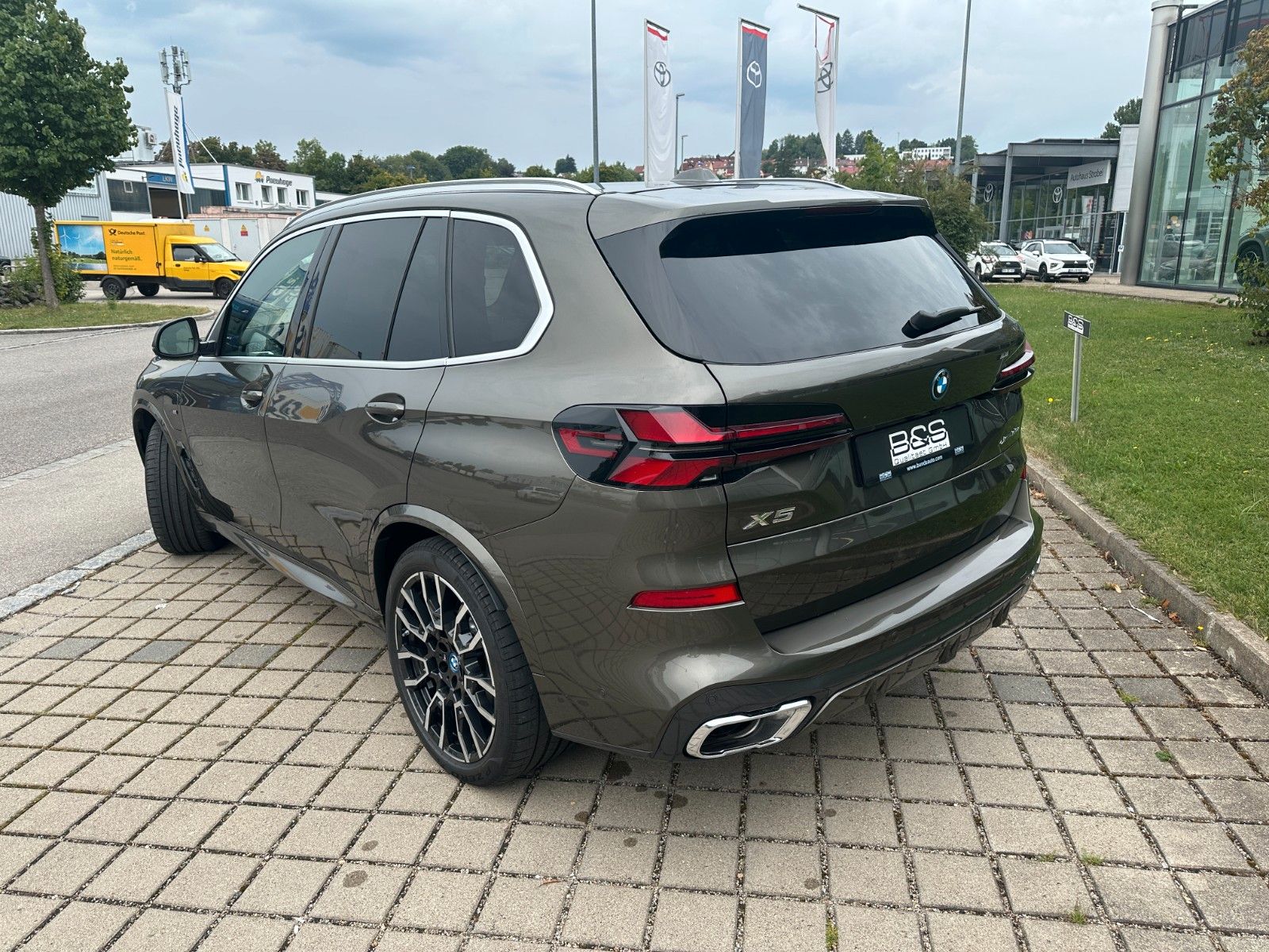 Fahrzeugabbildung BMW X5 50e xDrive MSport ACC,HUD,PANO,HARMAN,LUFT,..