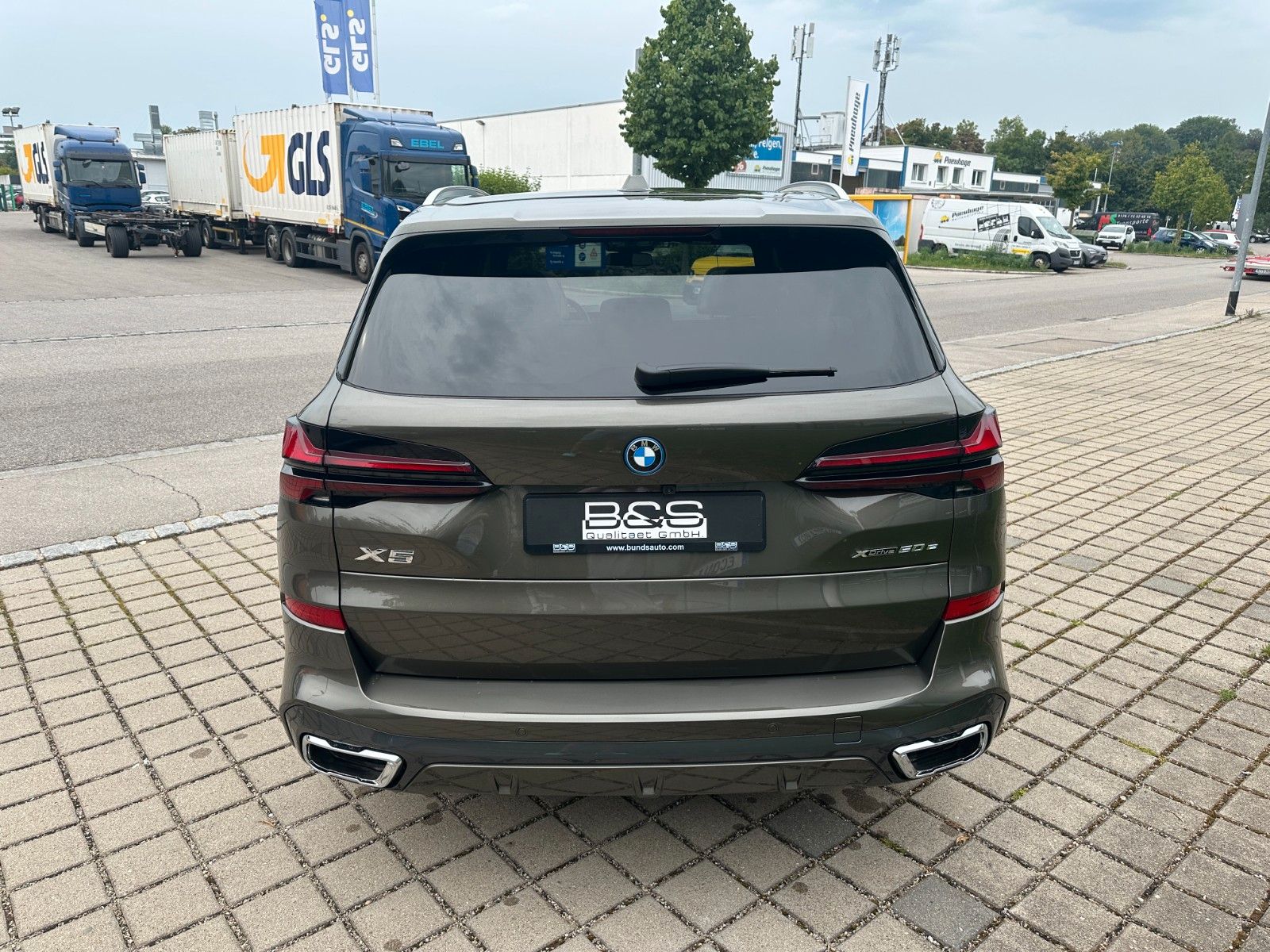 Fahrzeugabbildung BMW X5 50e xDrive MSport ACC,HUD,PANO,HARMAN,LUFT,..