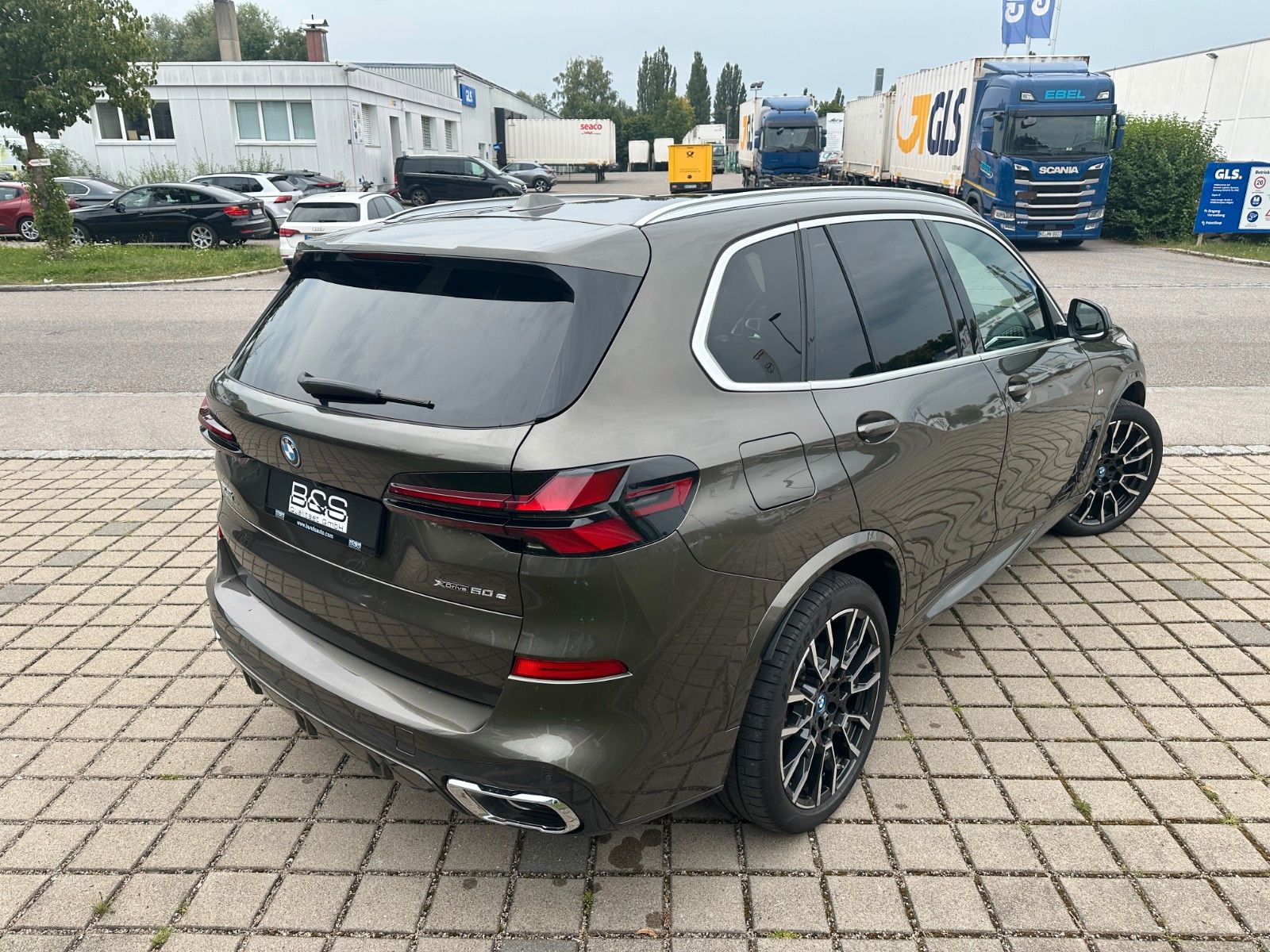 Fahrzeugabbildung BMW X5 50e xDrive MSport ACC,HUD,PANO,HARMAN,LUFT,..