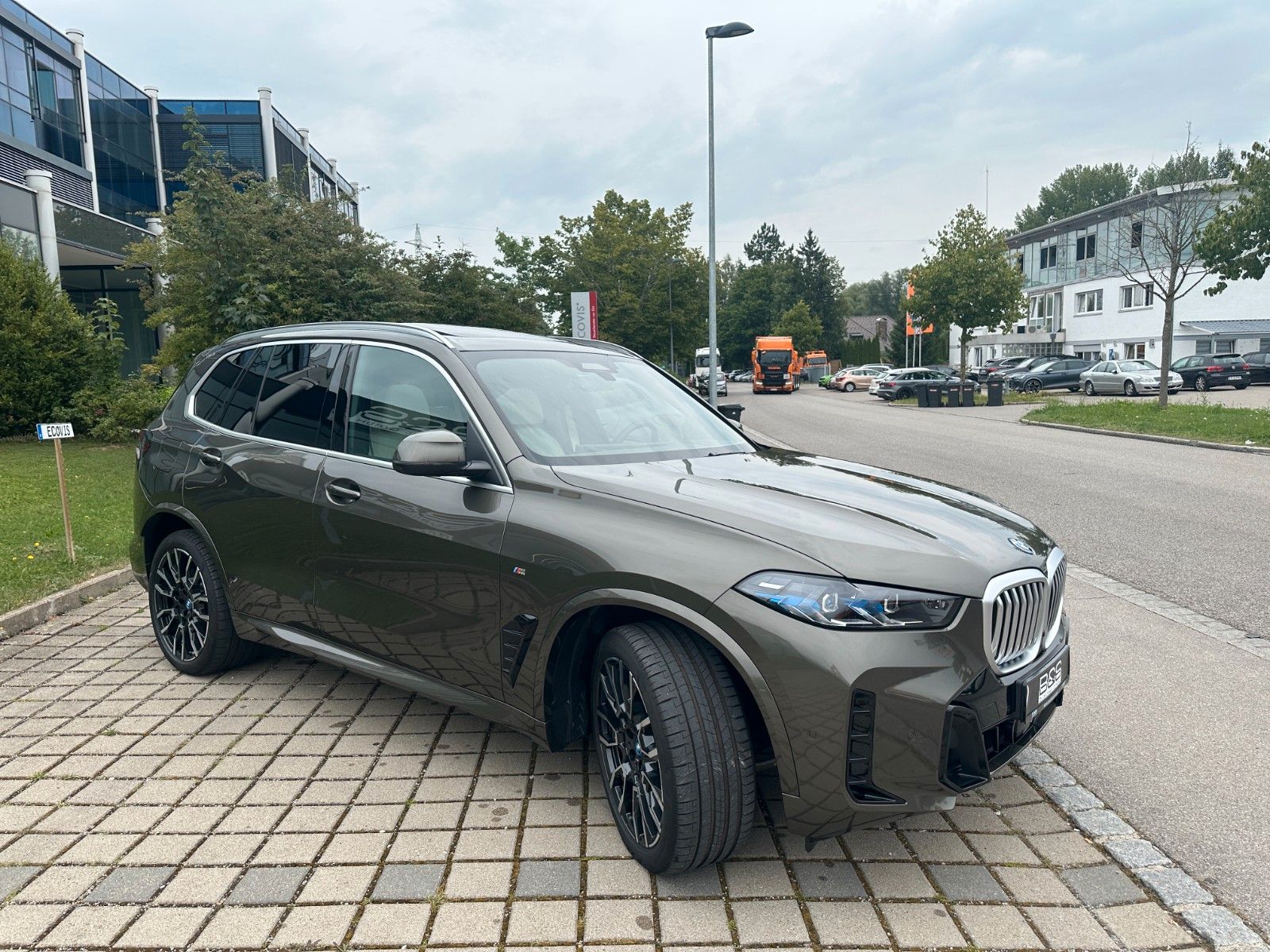 Fahrzeugabbildung BMW X5 50e xDrive MSport ACC,HUD,PANO,HARMAN,LUFT,..
