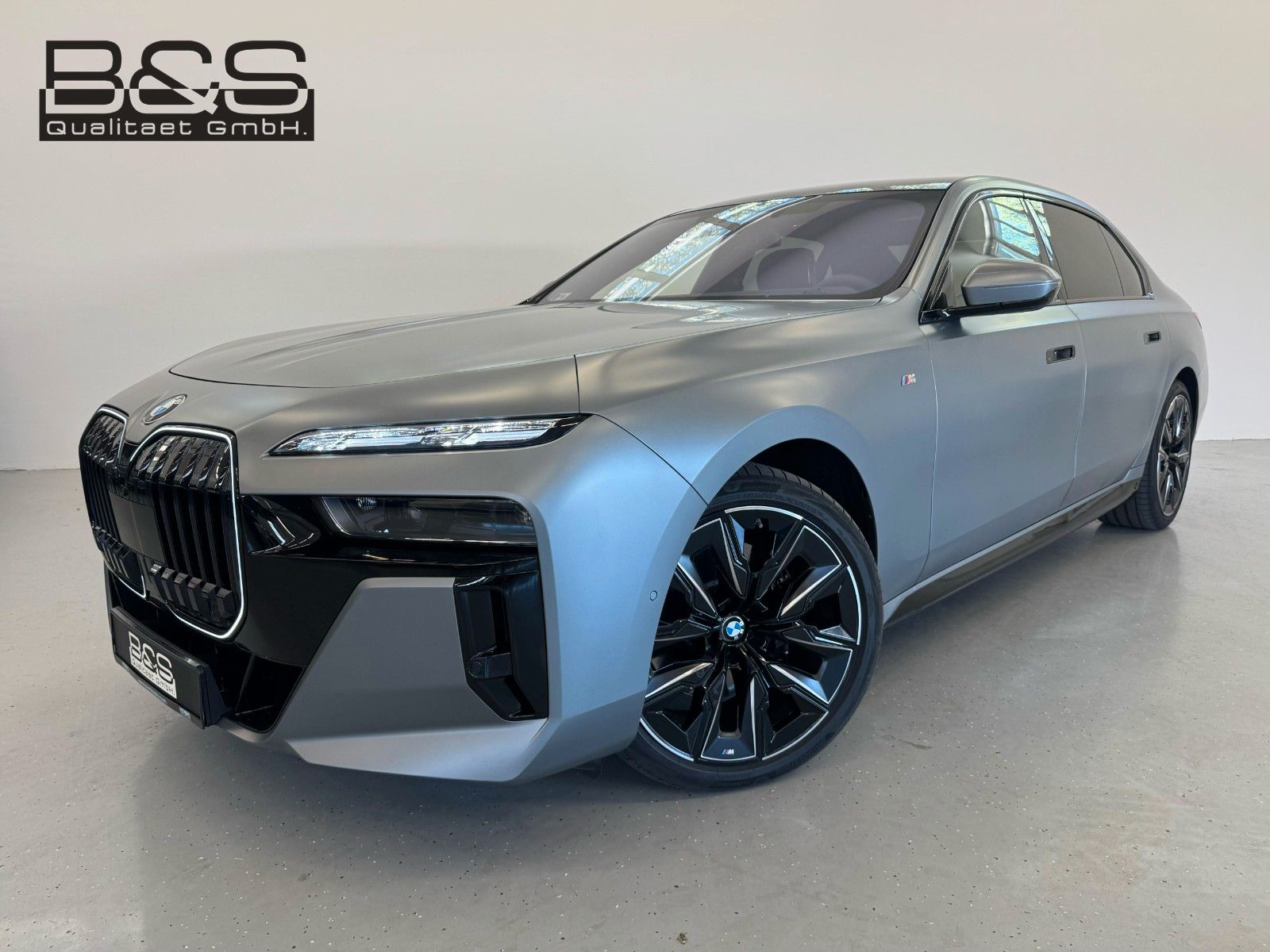 BMW 740d xDrive M Sport ACC,HUD,SKYL,B&W,LUFT,AHK,TV