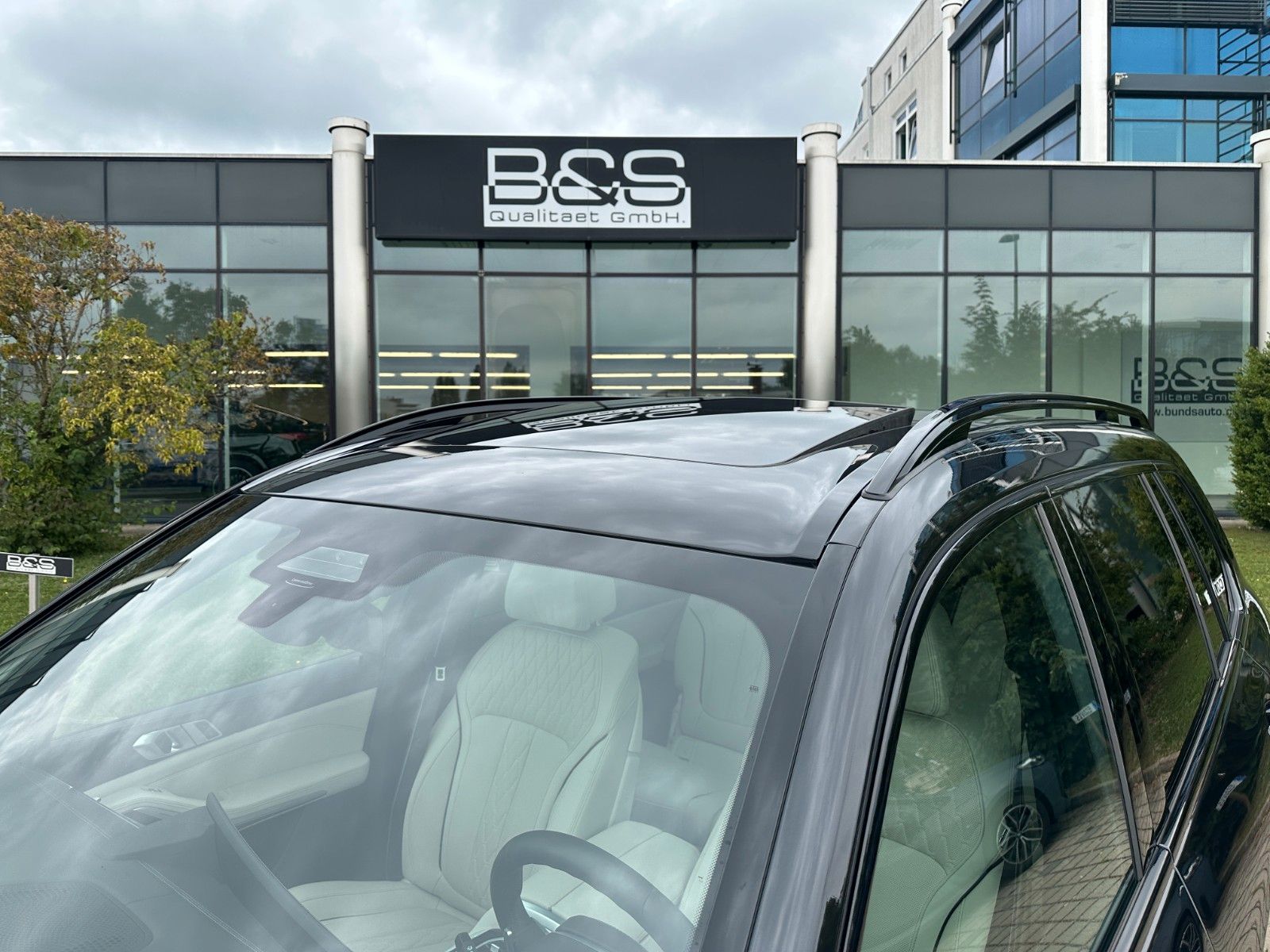Fahrzeugabbildung BMW X7 xDrive 40d MSport ACC,HUD,SKYL,HARMAN,LUFT...