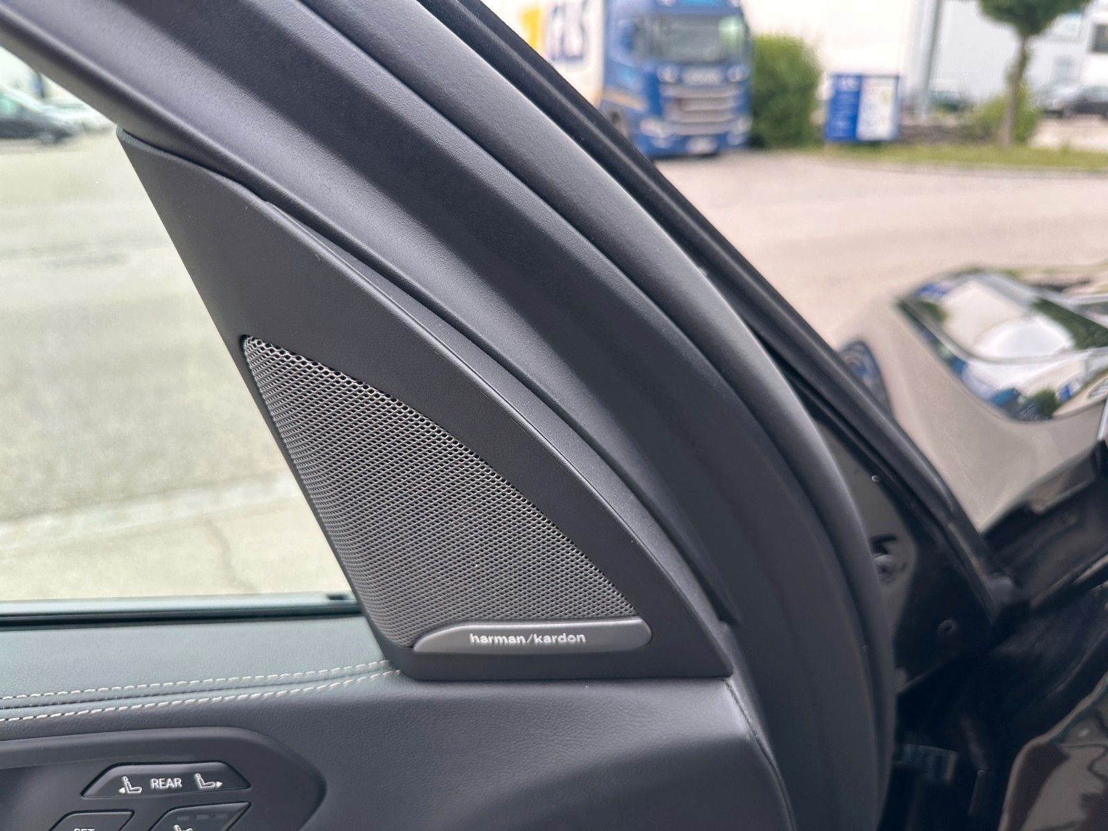 Fahrzeugabbildung BMW X7 xDrive 40d MSport ACC,HUD,SKYL,HARMAN,LUFT...