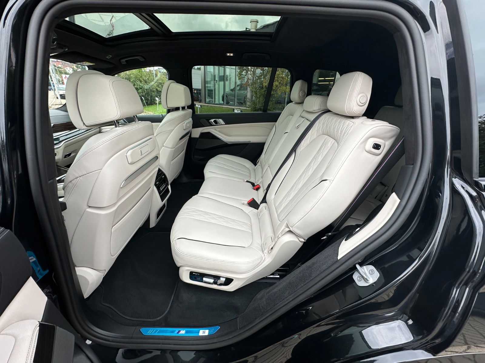 Fahrzeugabbildung BMW X7 xDrive 40d MSport ACC,HUD,SKYL,HARMAN,LUFT...