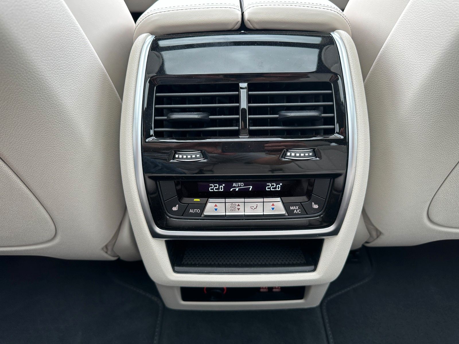 Fahrzeugabbildung BMW X7 xDrive 40d MSport ACC,HUD,SKYL,HARMAN,LUFT...