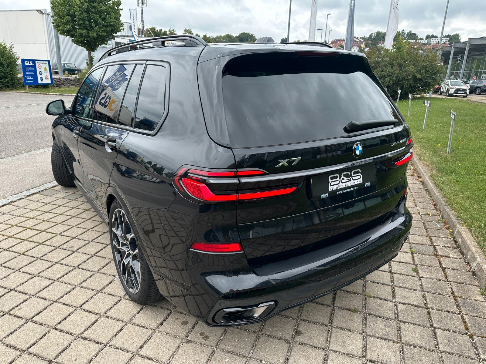 Fahrzeugabbildung BMW X7 xDrive 40d MSport ACC,HUD,SKYL,HARMAN,LUFT...